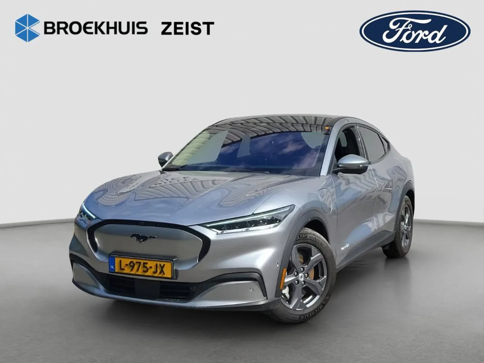 Ford Mustang Mach-E (2021) — foto 1