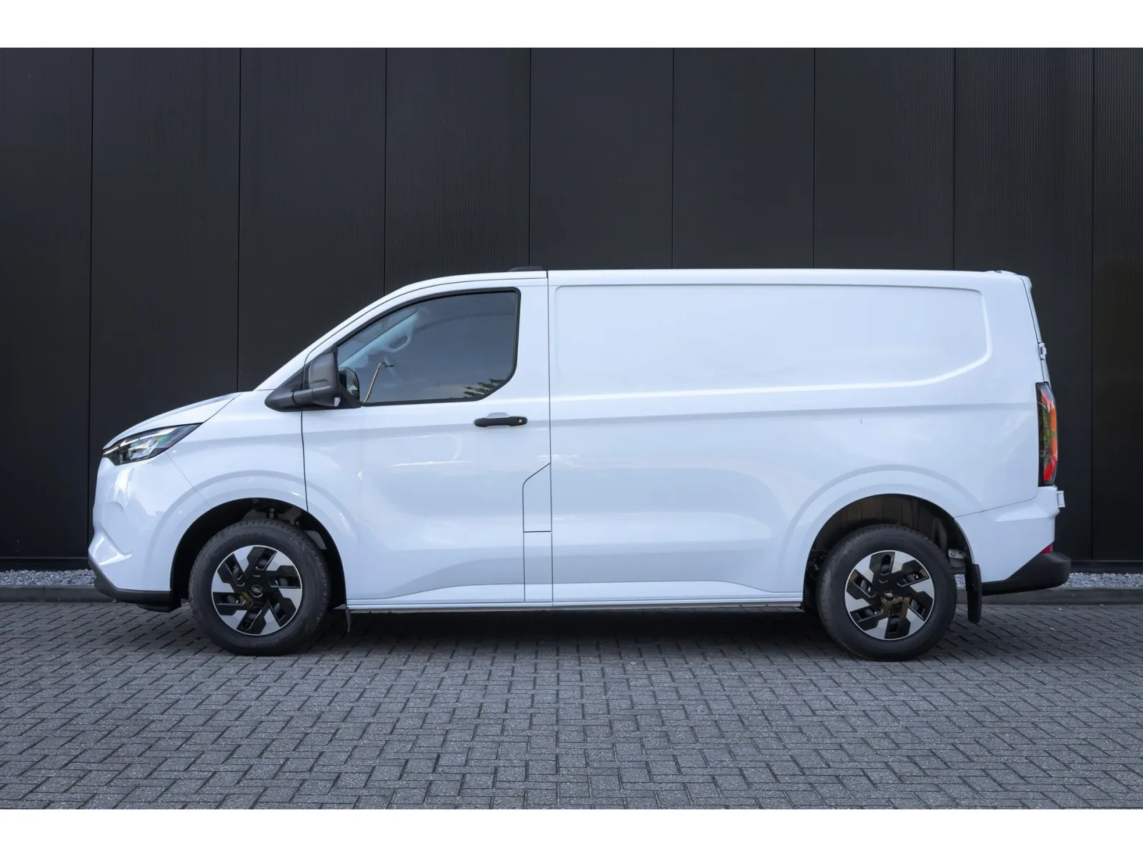 Ford E-Transit Custom (2026) — foto 1