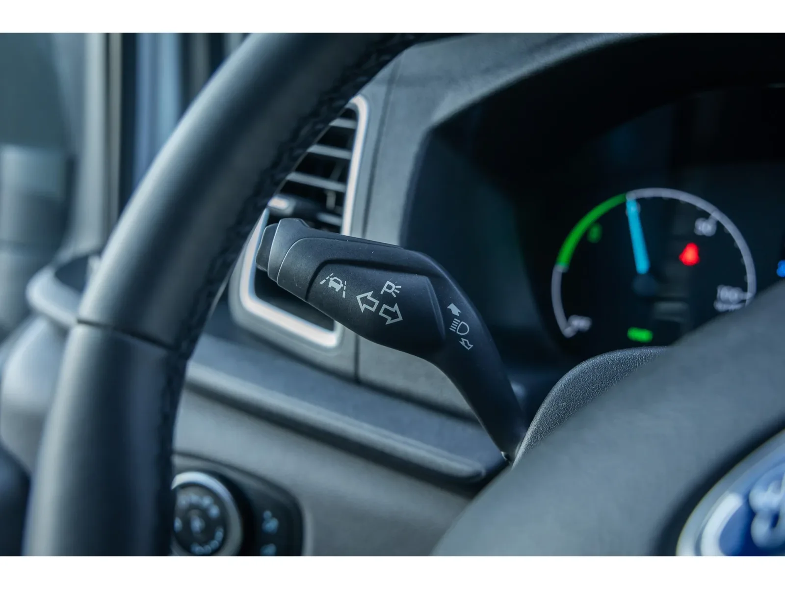 Ford E-Transit (2023) — foto 1