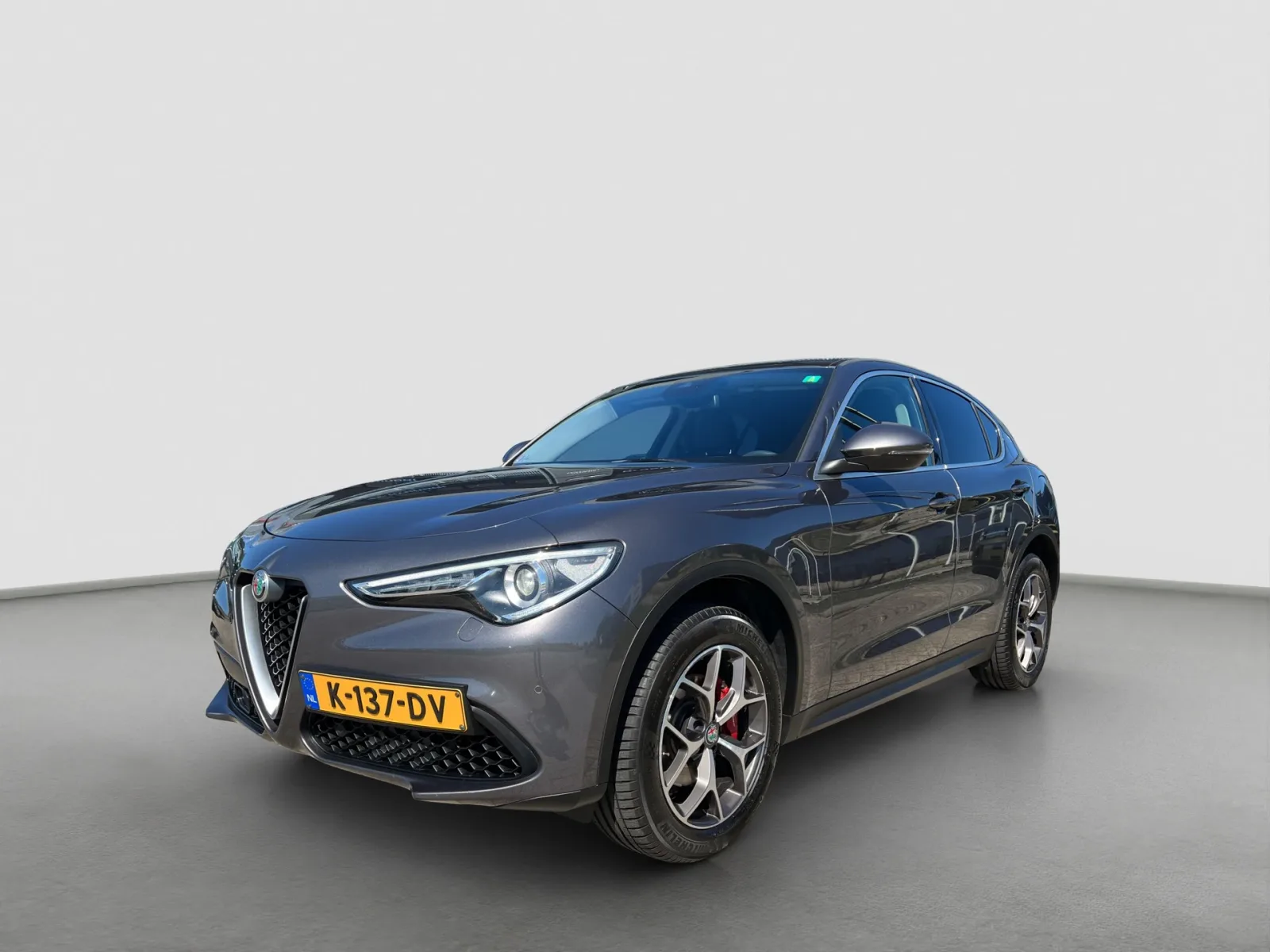 Alfa Romeo Stelvio (2018) — foto 1
