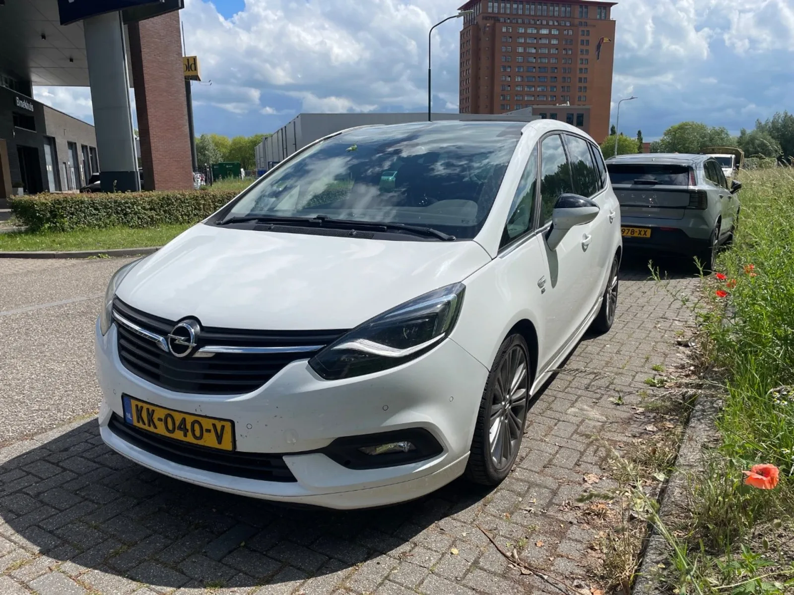 Opel Zafira (2016) — foto 1