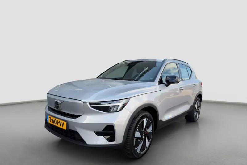 Volvo XC40 (2023)