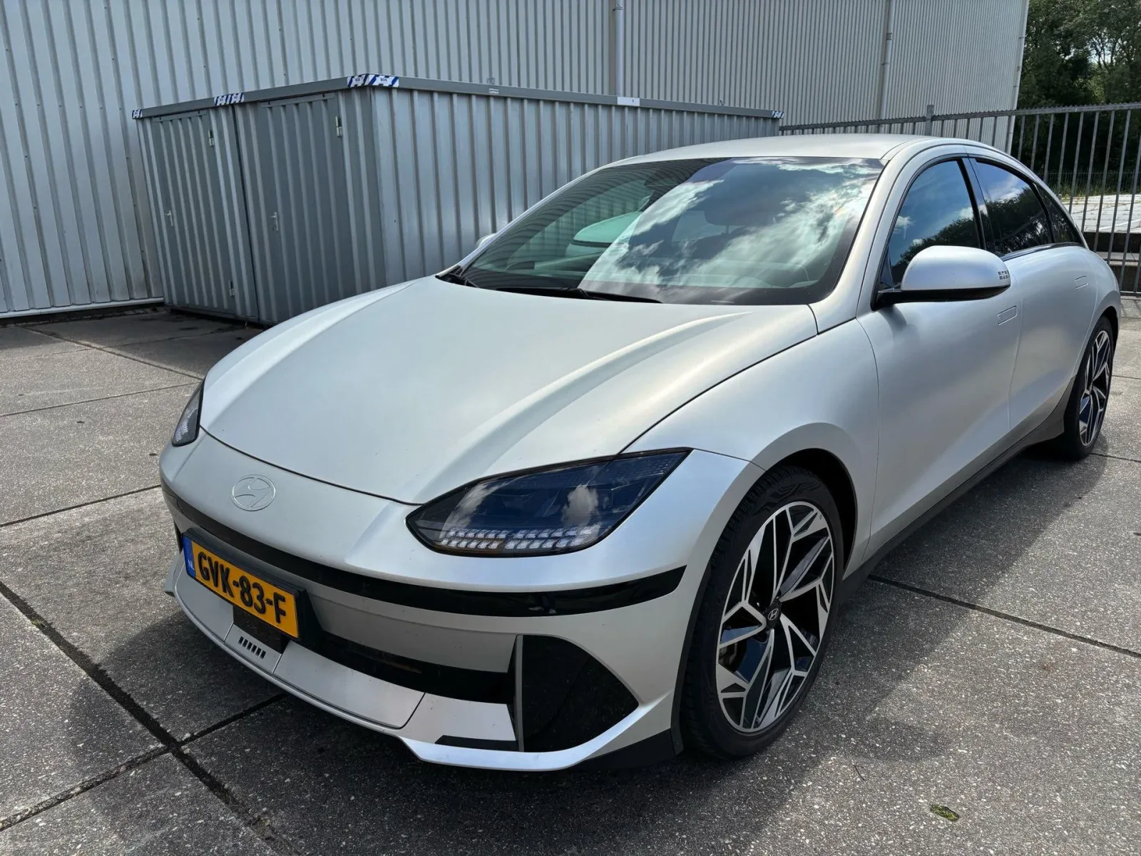 Hyundai Ioniq 6 (2024) — foto 1