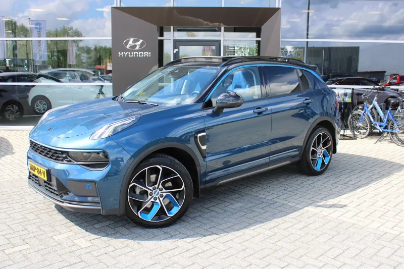 Lynk & Co 01 (2022)