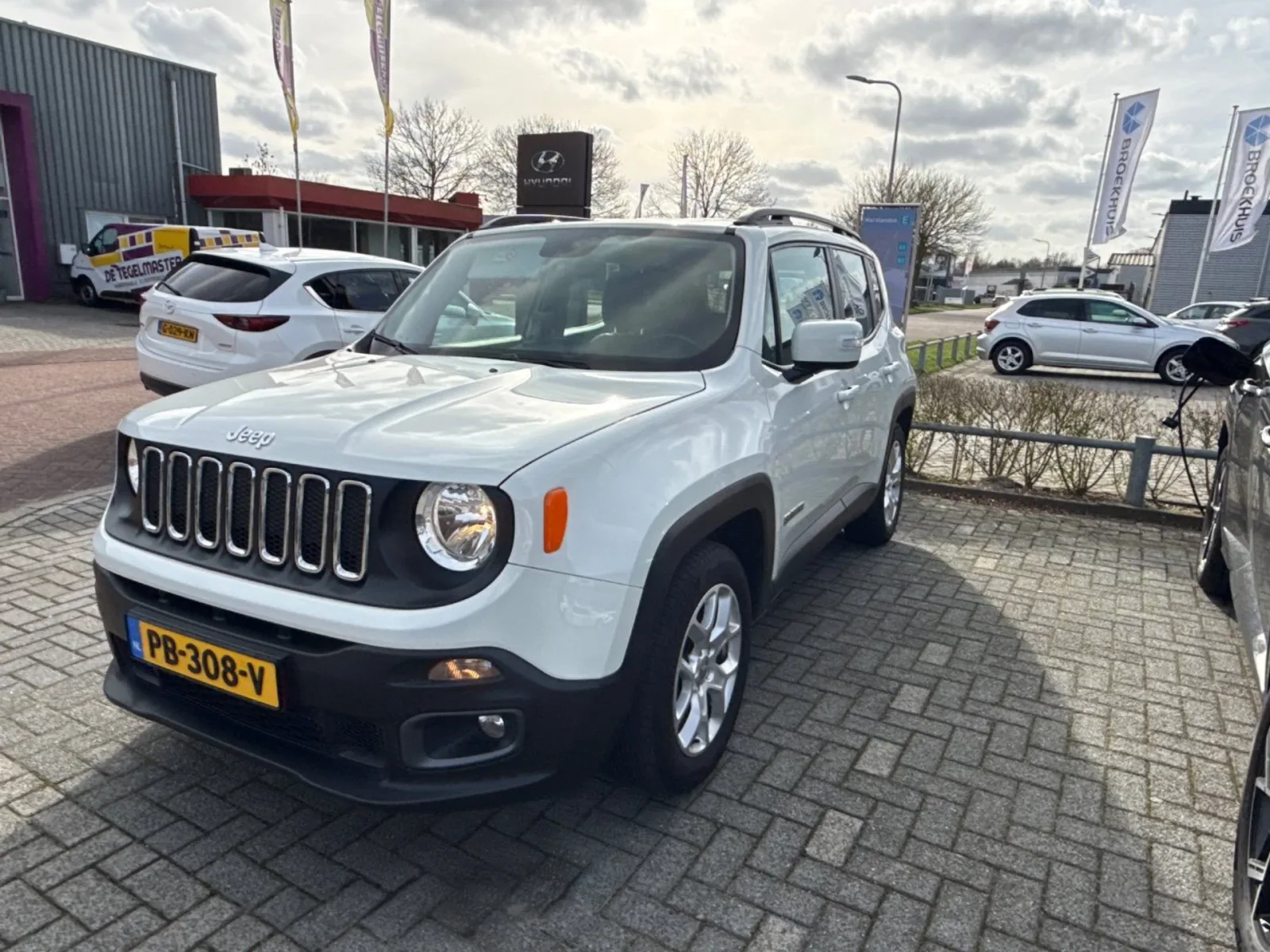Jeep Renegade (2017) — foto 1