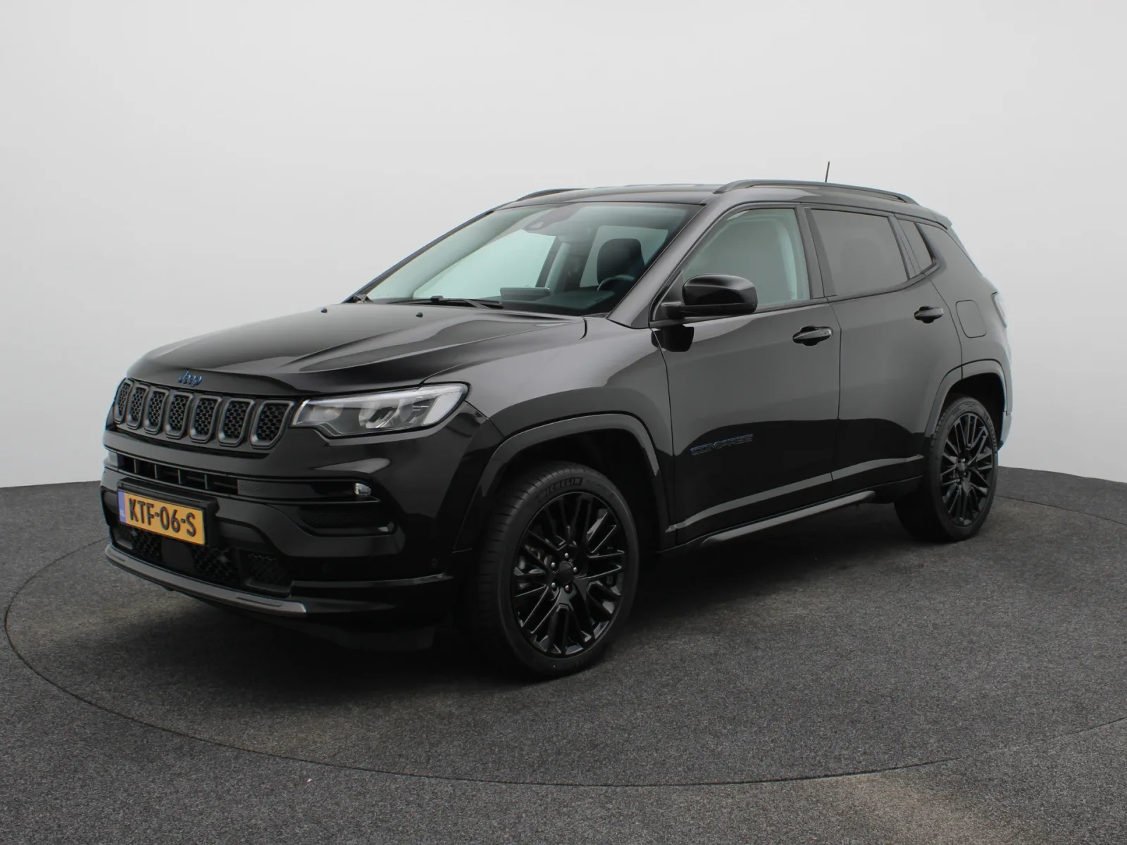 Jeep Compass (2023) — foto 1