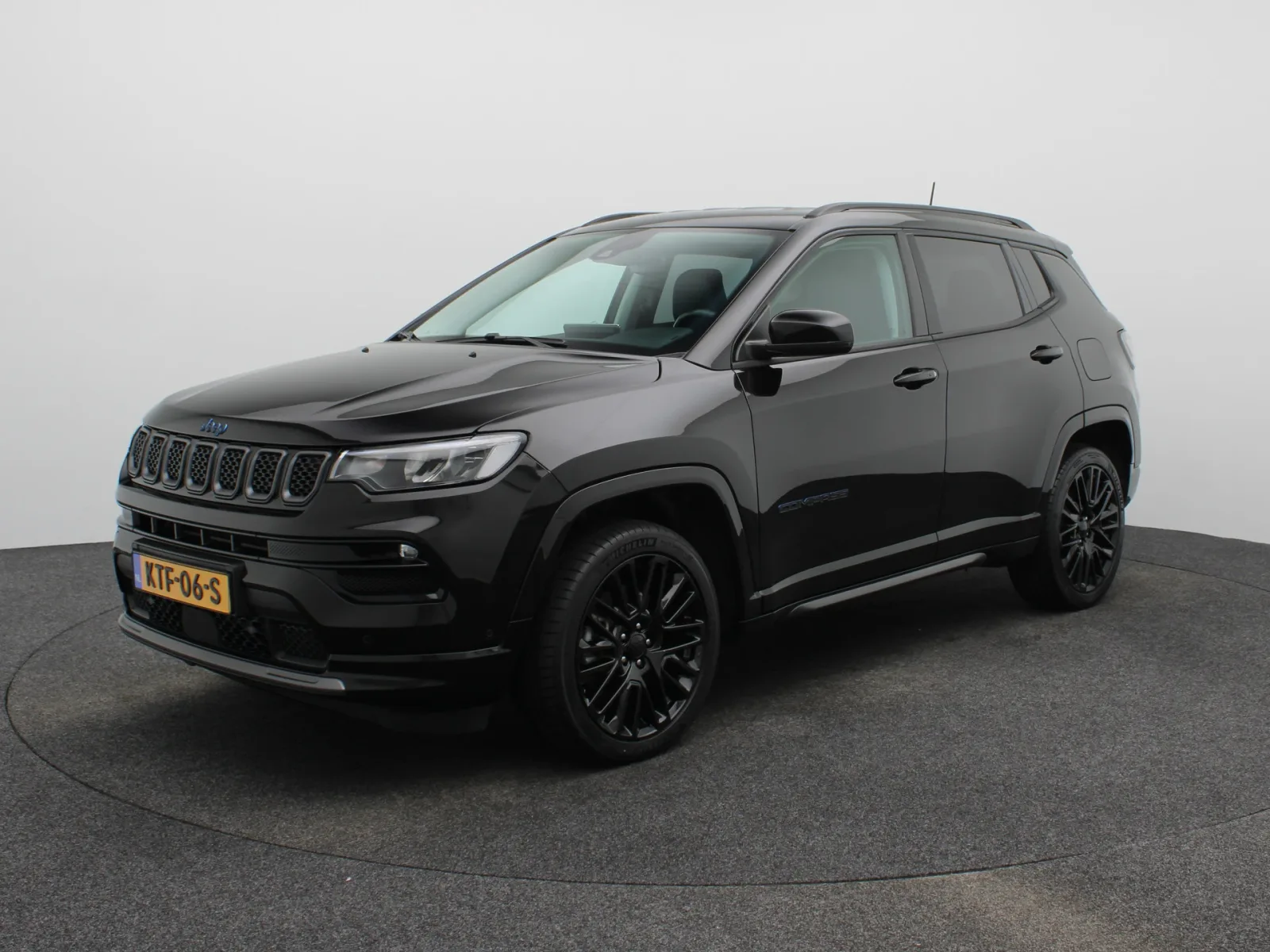 Jeep Compass (2023) — foto 1