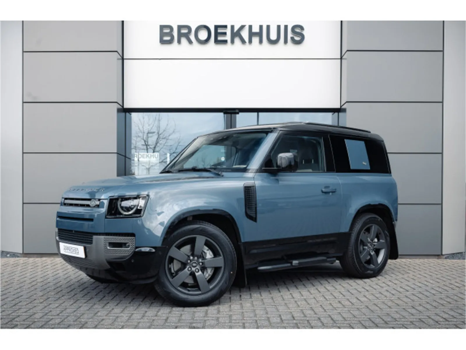 Land Rover Defender (2023) — foto 1