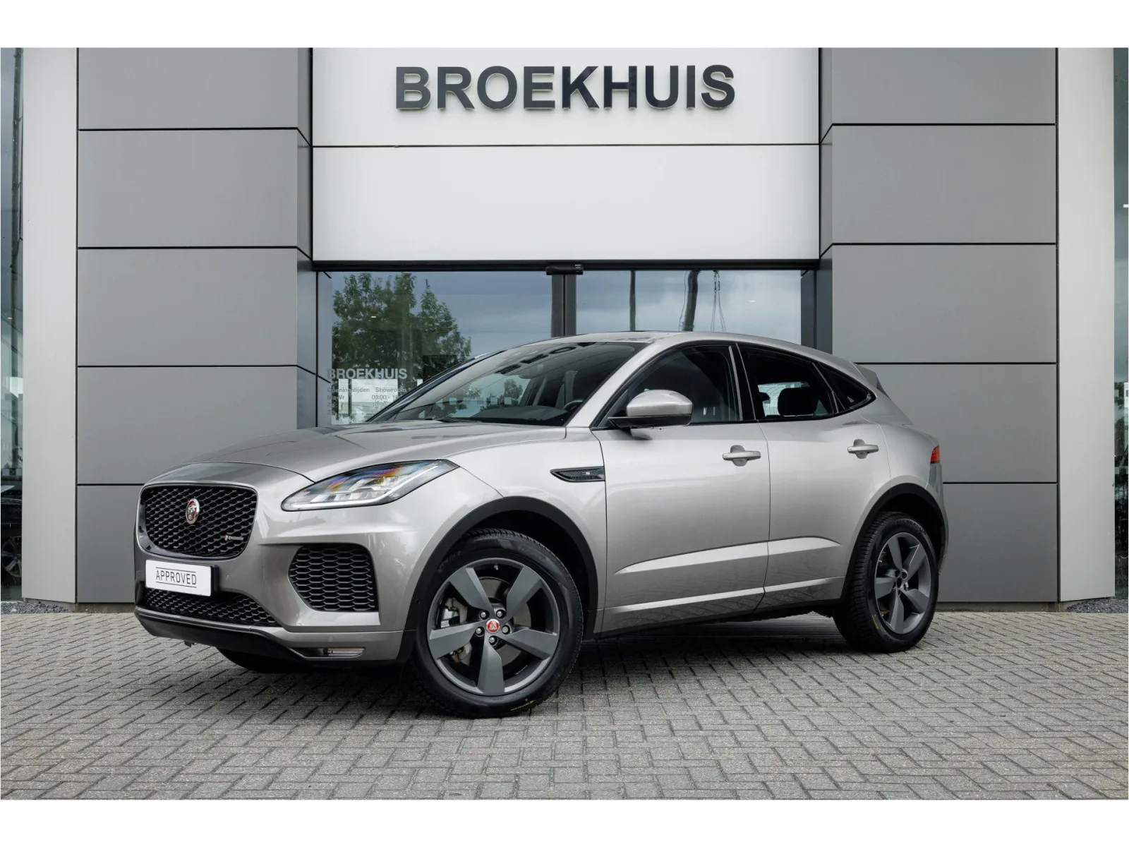 Jaguar E-Pace (2019) — foto 1
