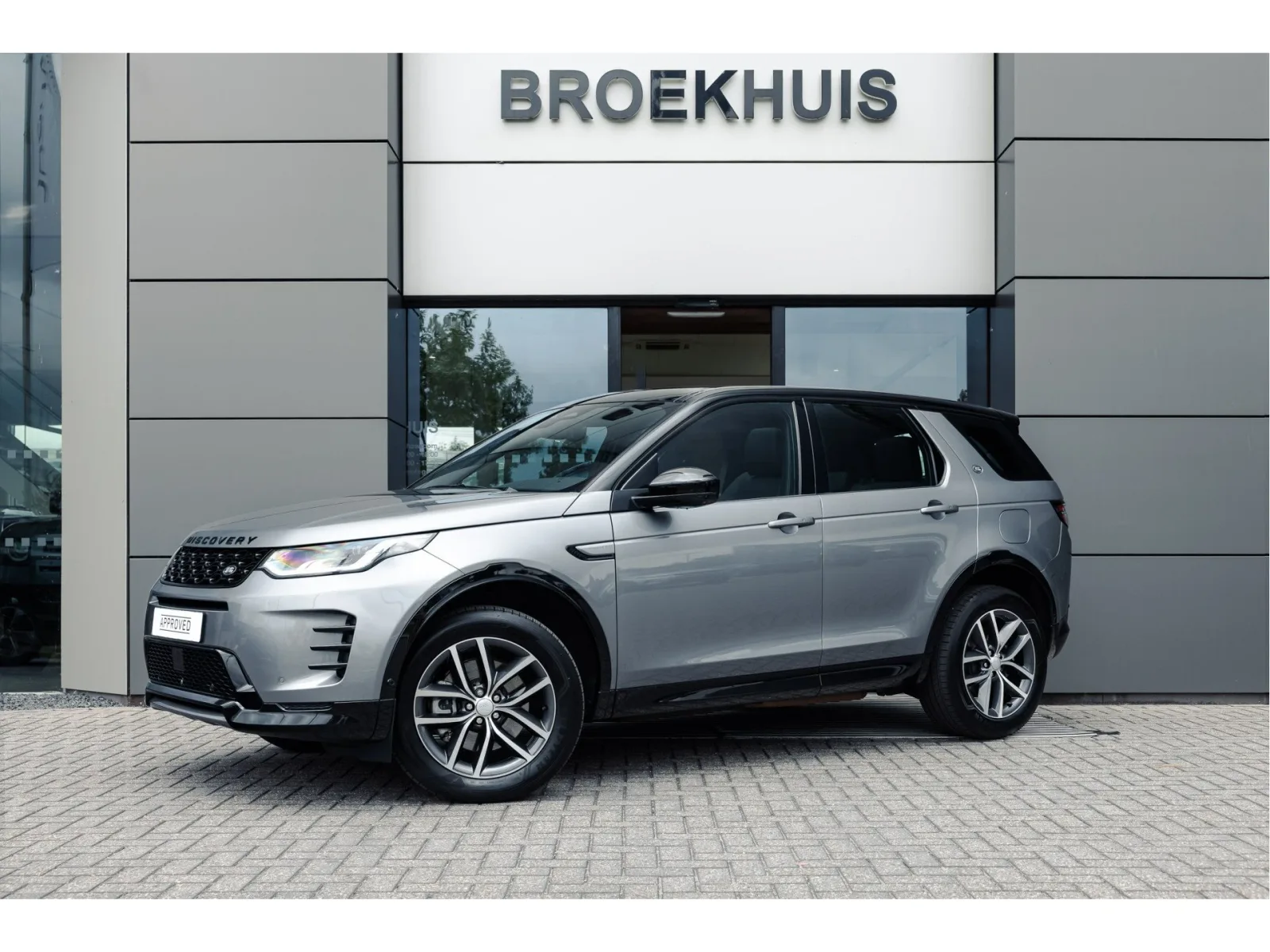Land Rover Discovery Sport (2024) — foto 1