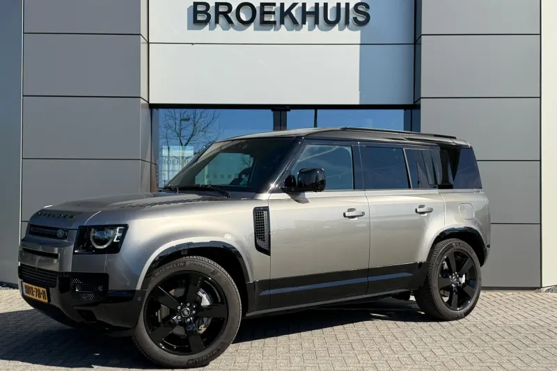 Land Rover Defender (2025)