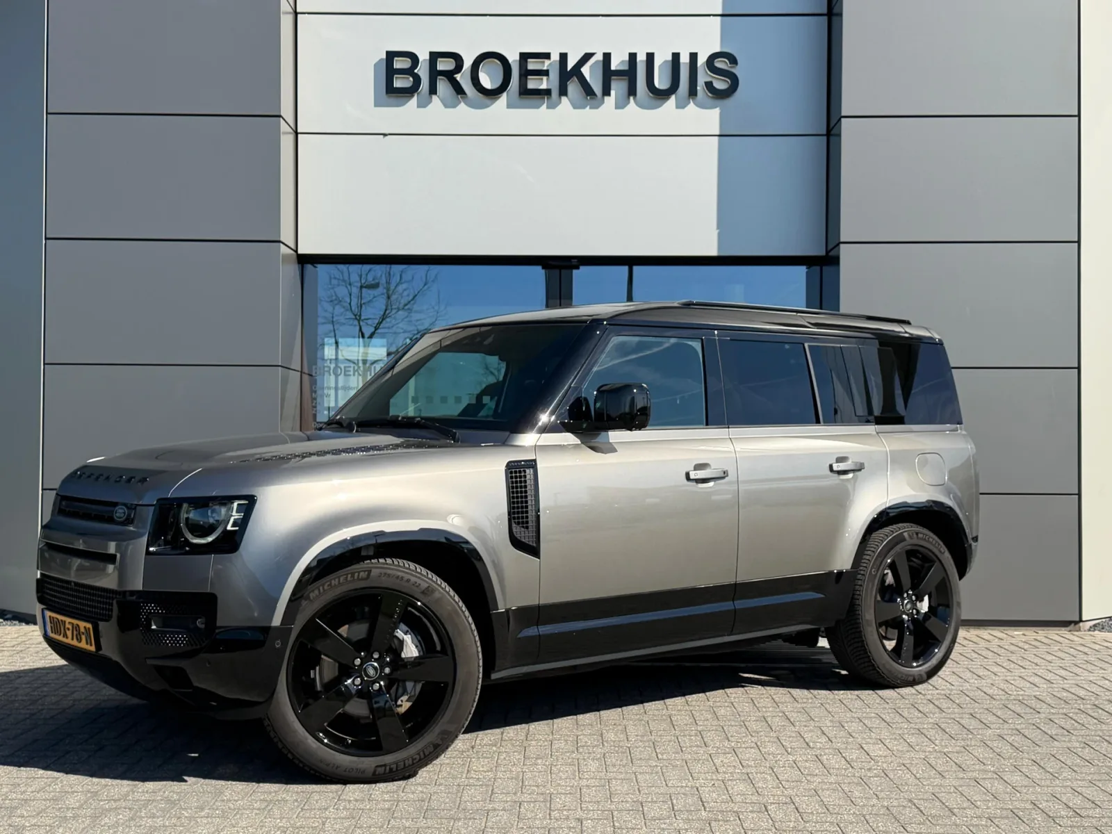 Land Rover Defender (2025) — foto 1