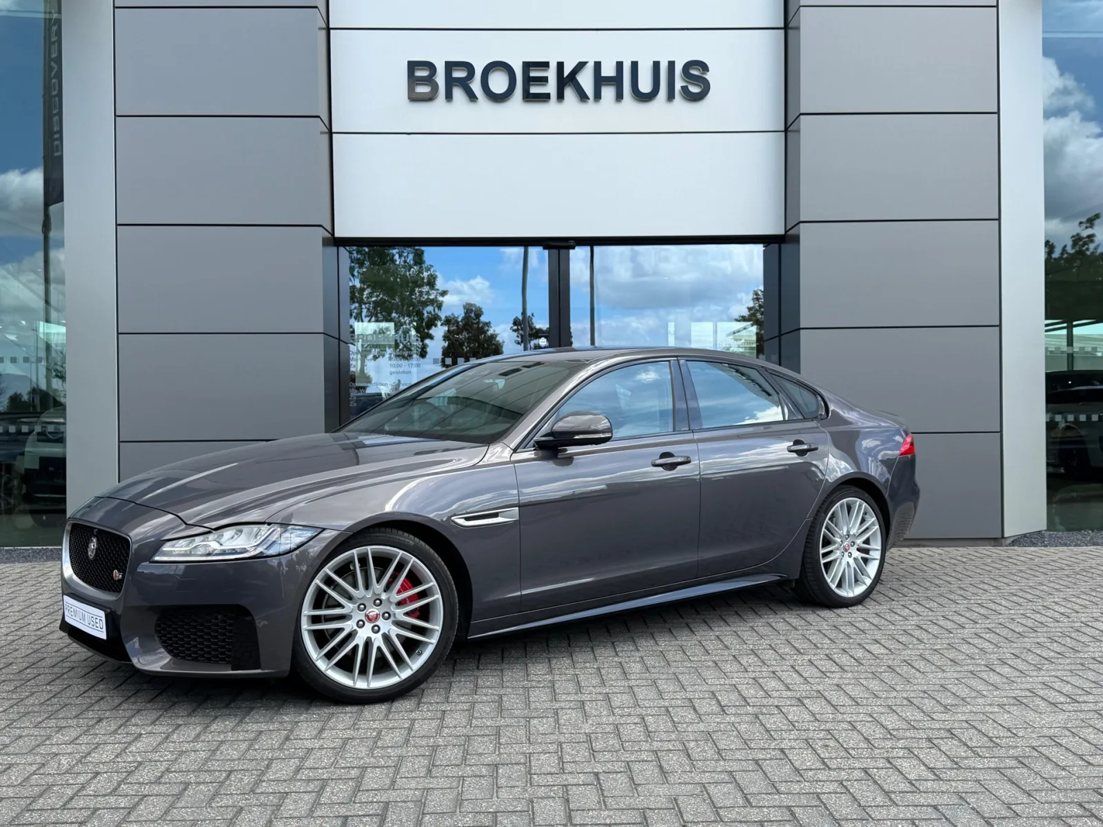 Jaguar XF (2015) — foto 1