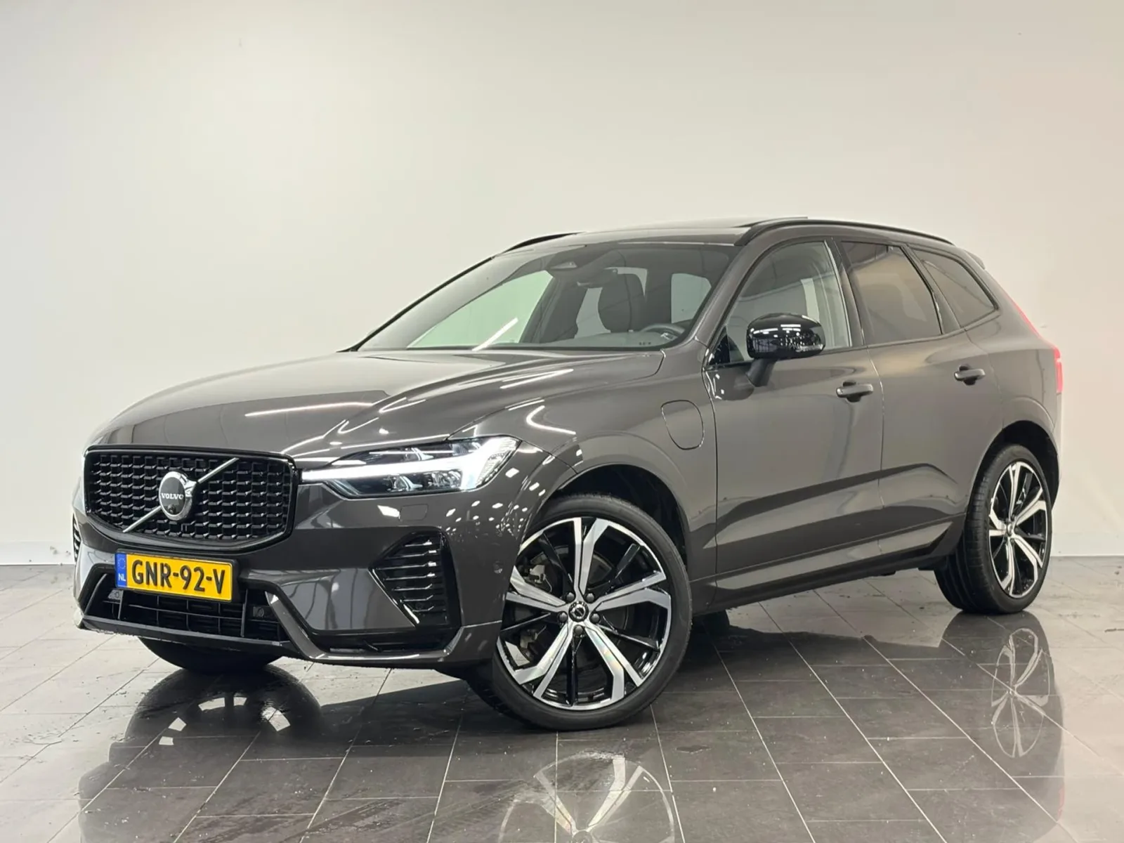 Volvo XC60 (2023) — foto 1