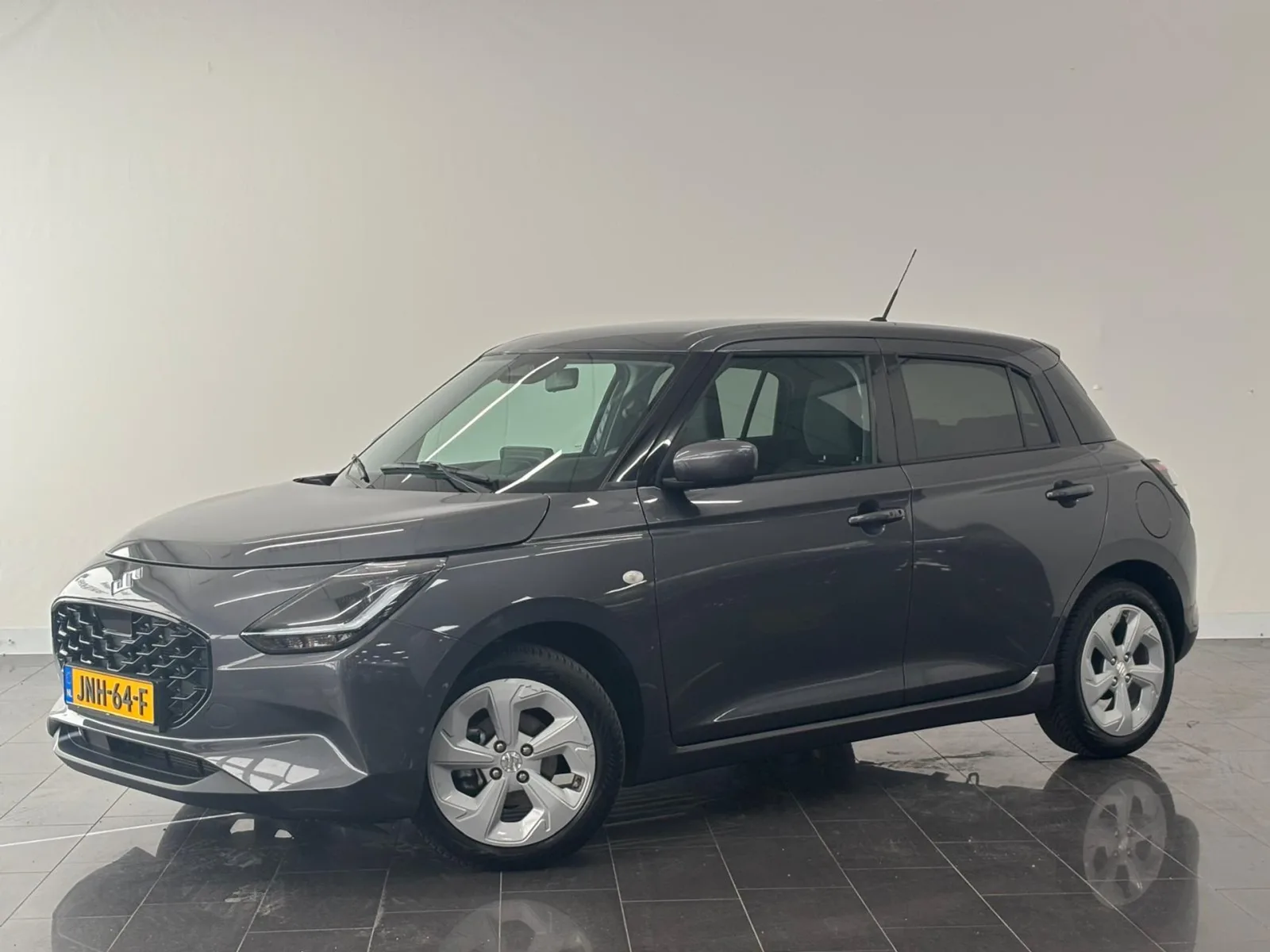Suzuki Swift (2025) — foto 1