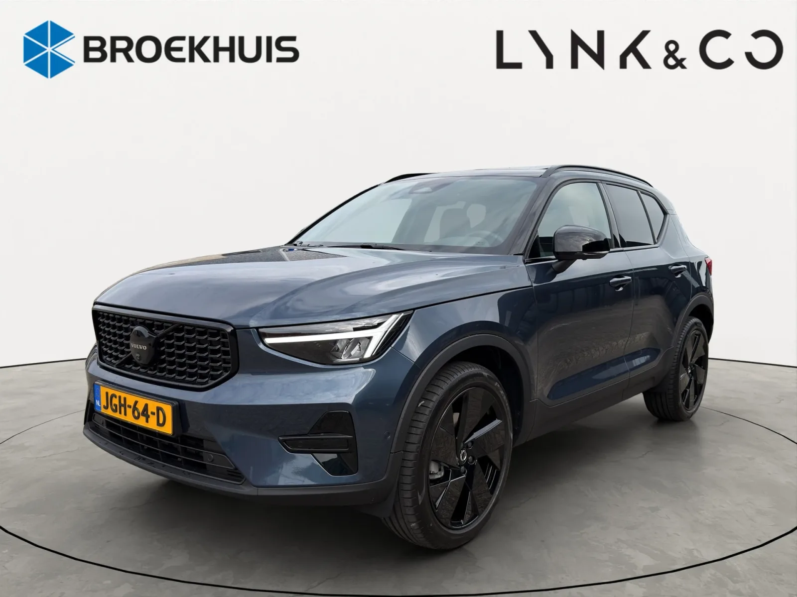 Volvo XC40 (2025) — foto 1