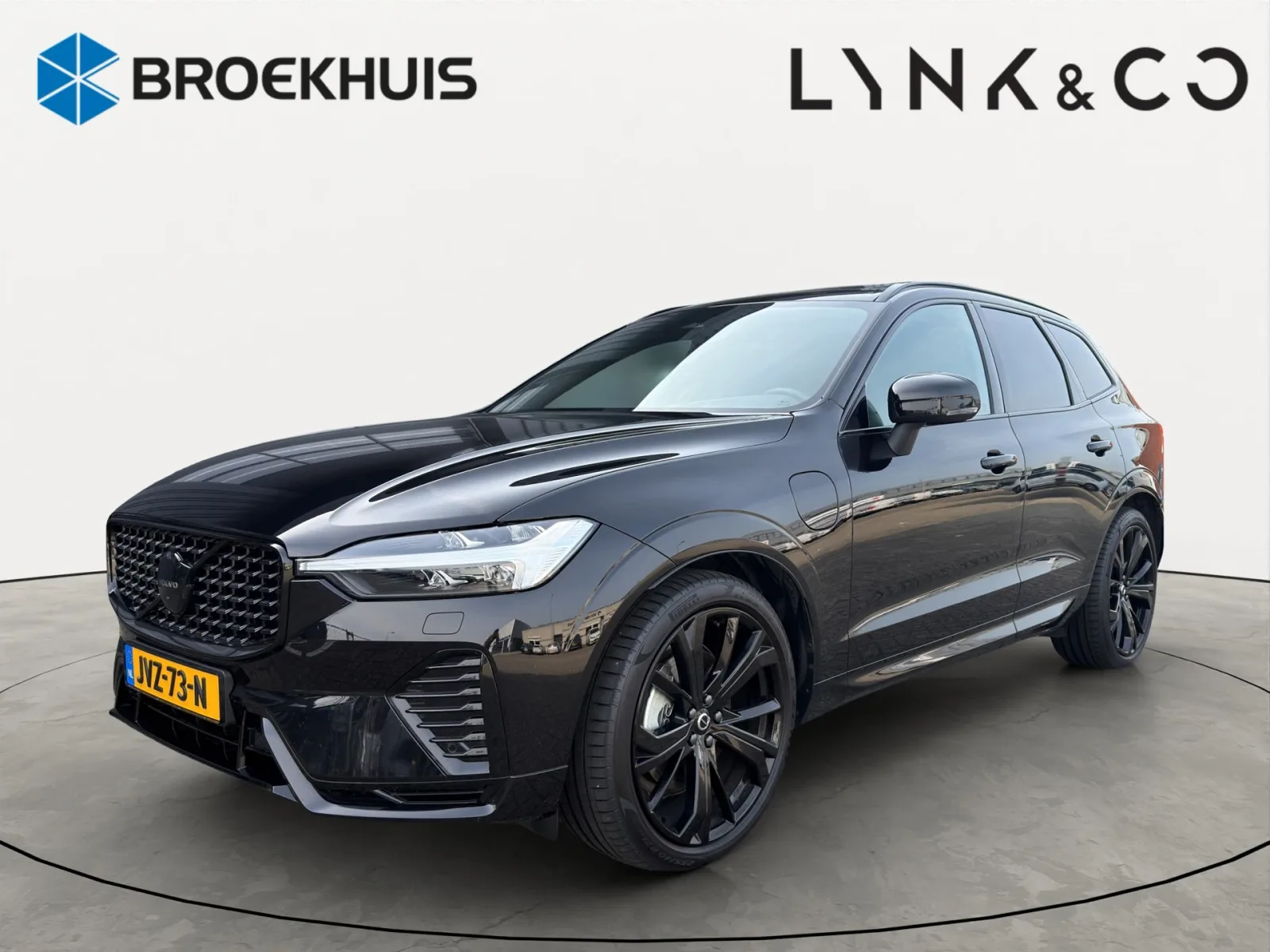 Volvo XC60 (2025) — foto 1
