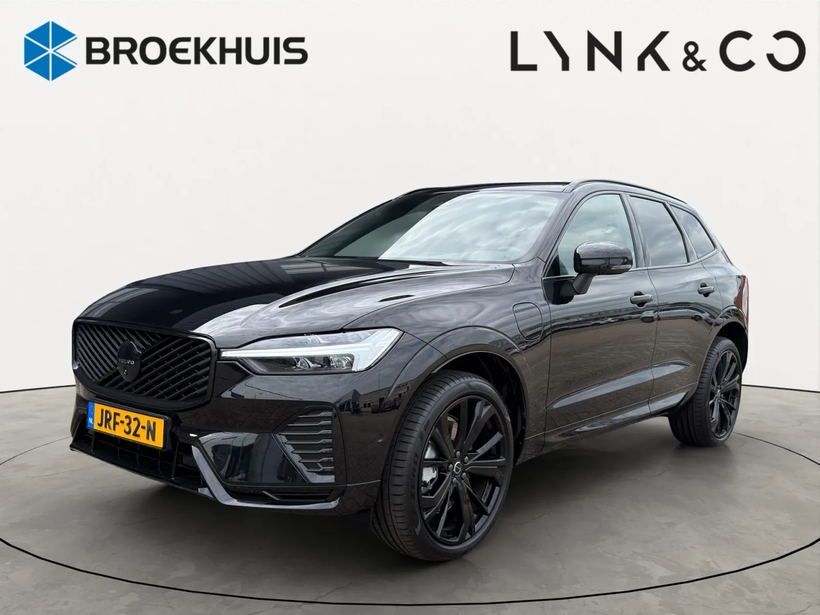 Volvo XC60 (2025) — foto 1