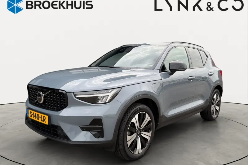 Volvo XC40 (2023)