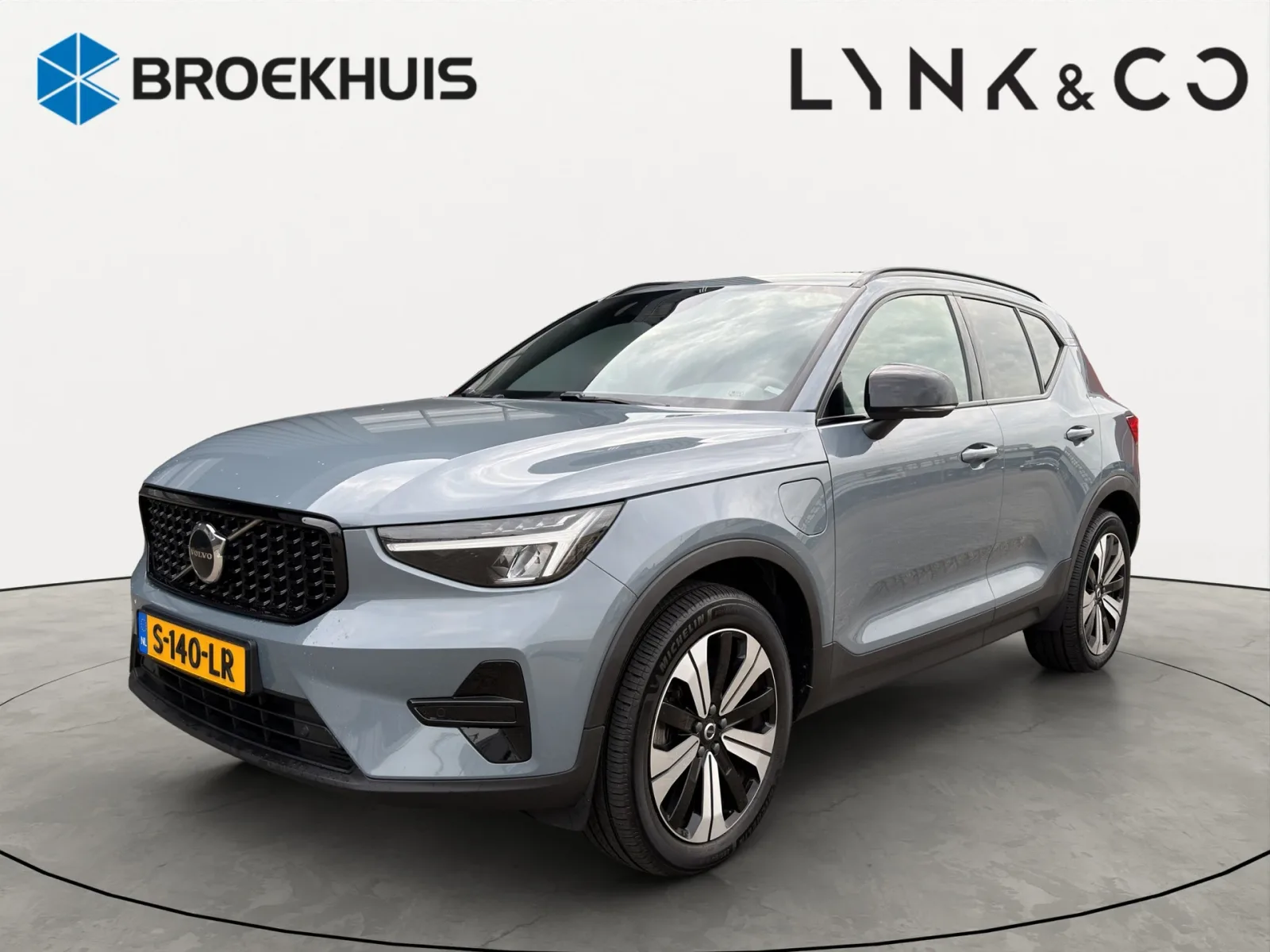 Volvo XC40 (2023) — foto 1