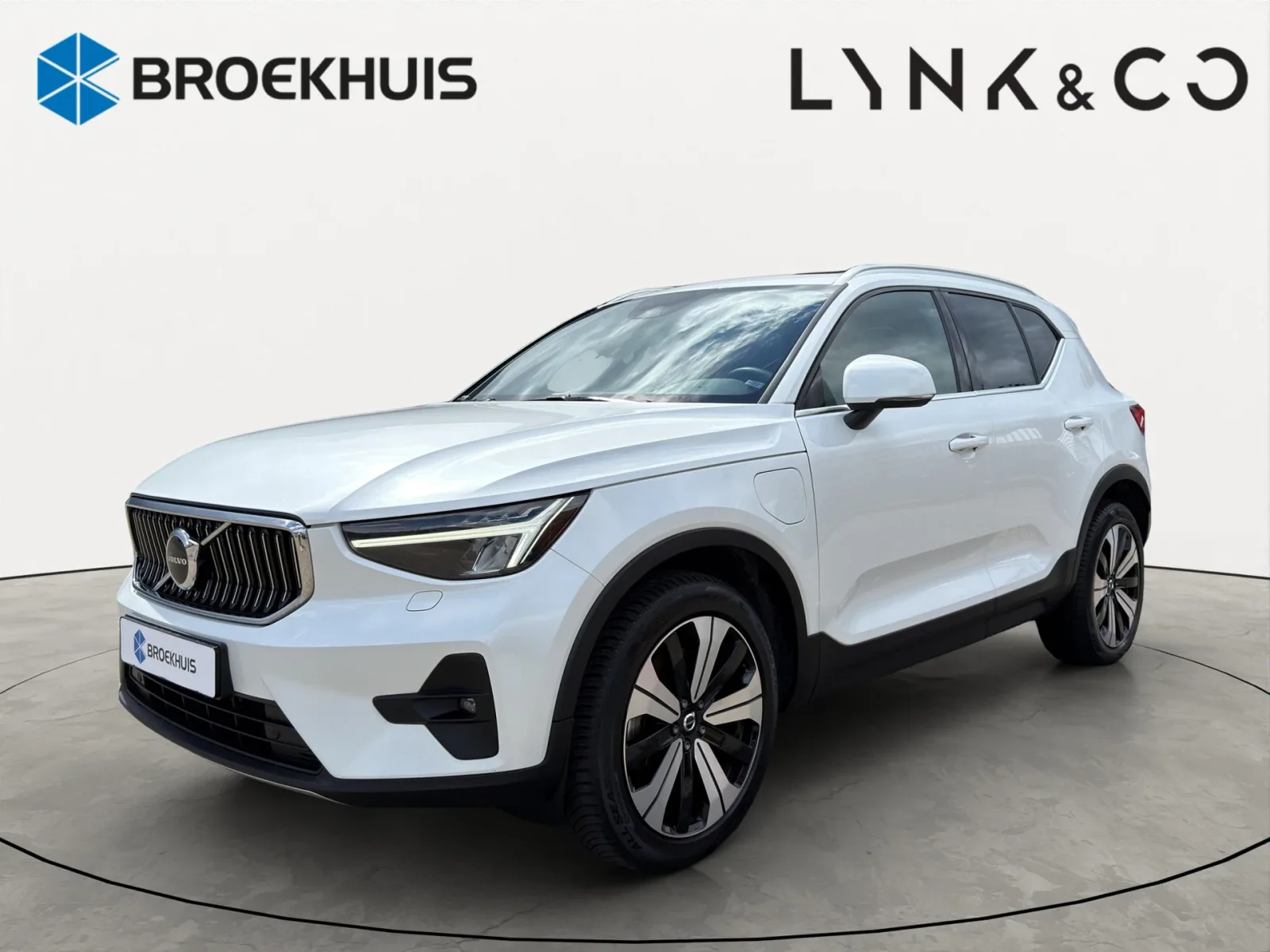 Volvo XC40 (2022) — foto 1