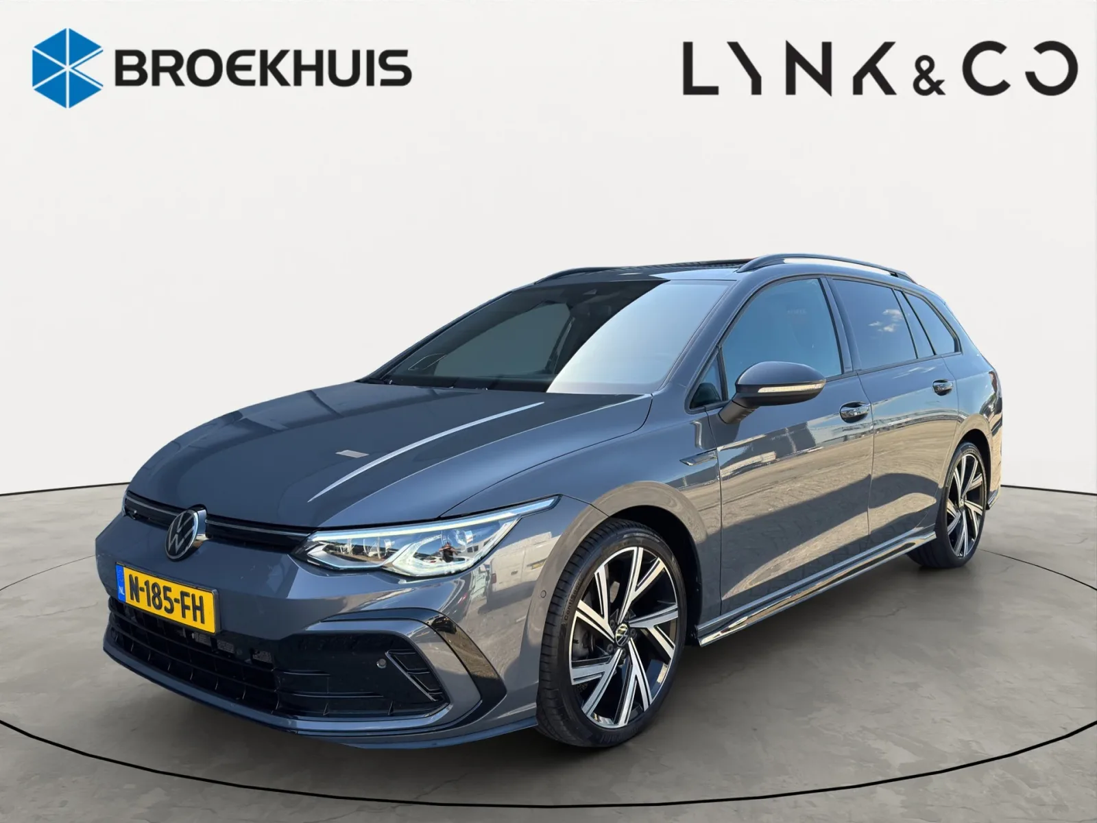 Volkswagen Golf (2021) — foto 1