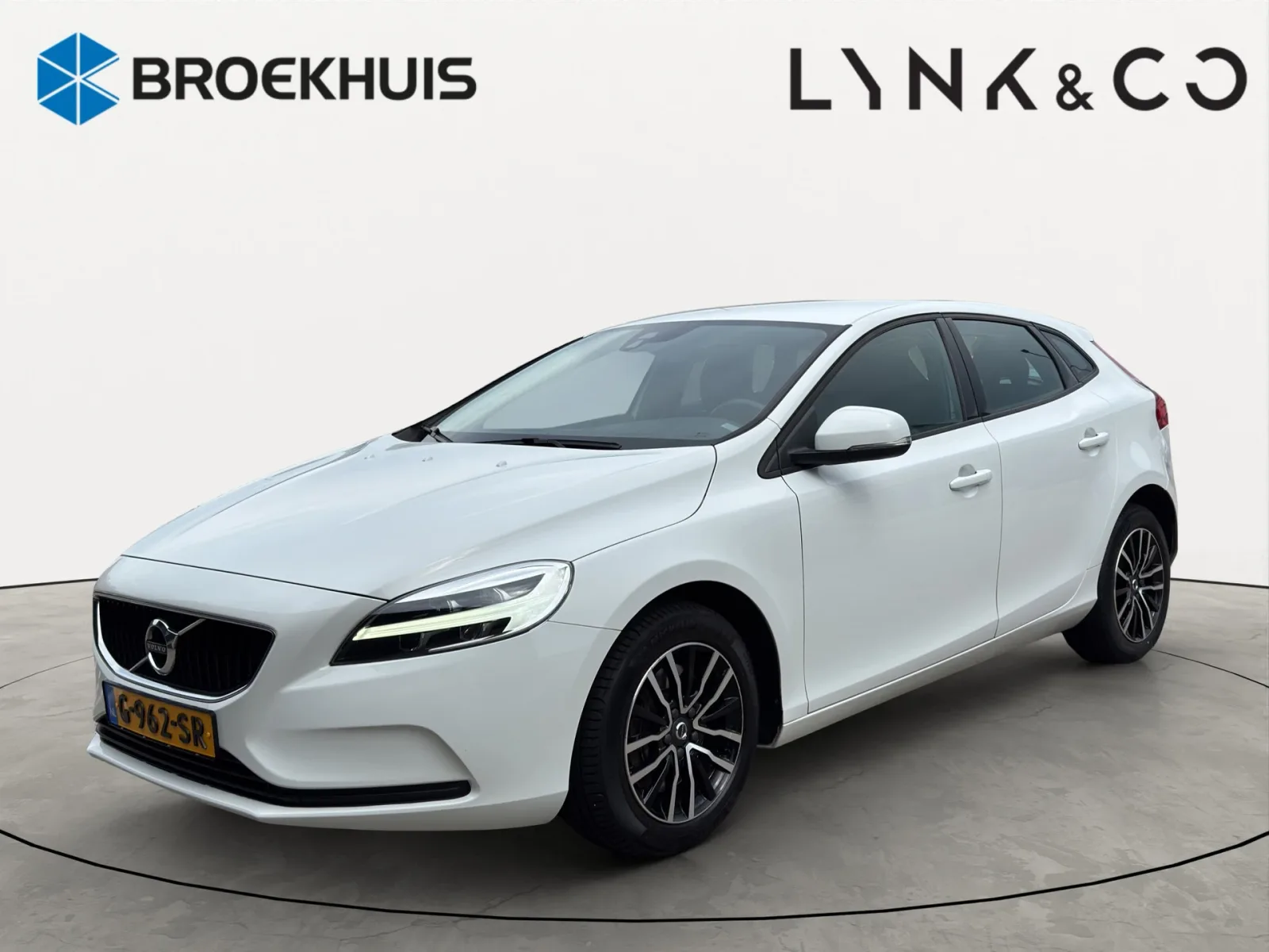 Volvo V40 (2019) — foto 1