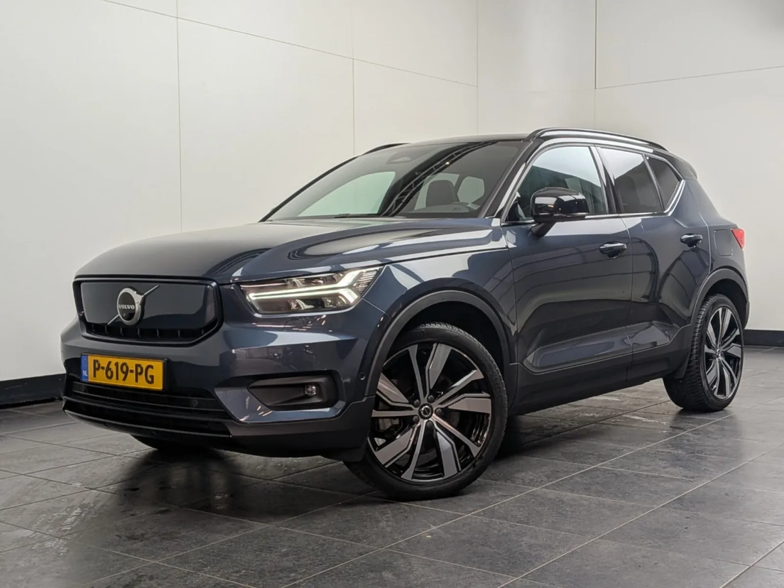 Volvo XC40 (2022) — foto 1