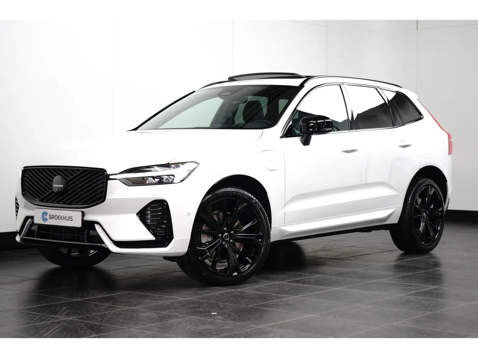Volvo XC60 (2026) — foto 1