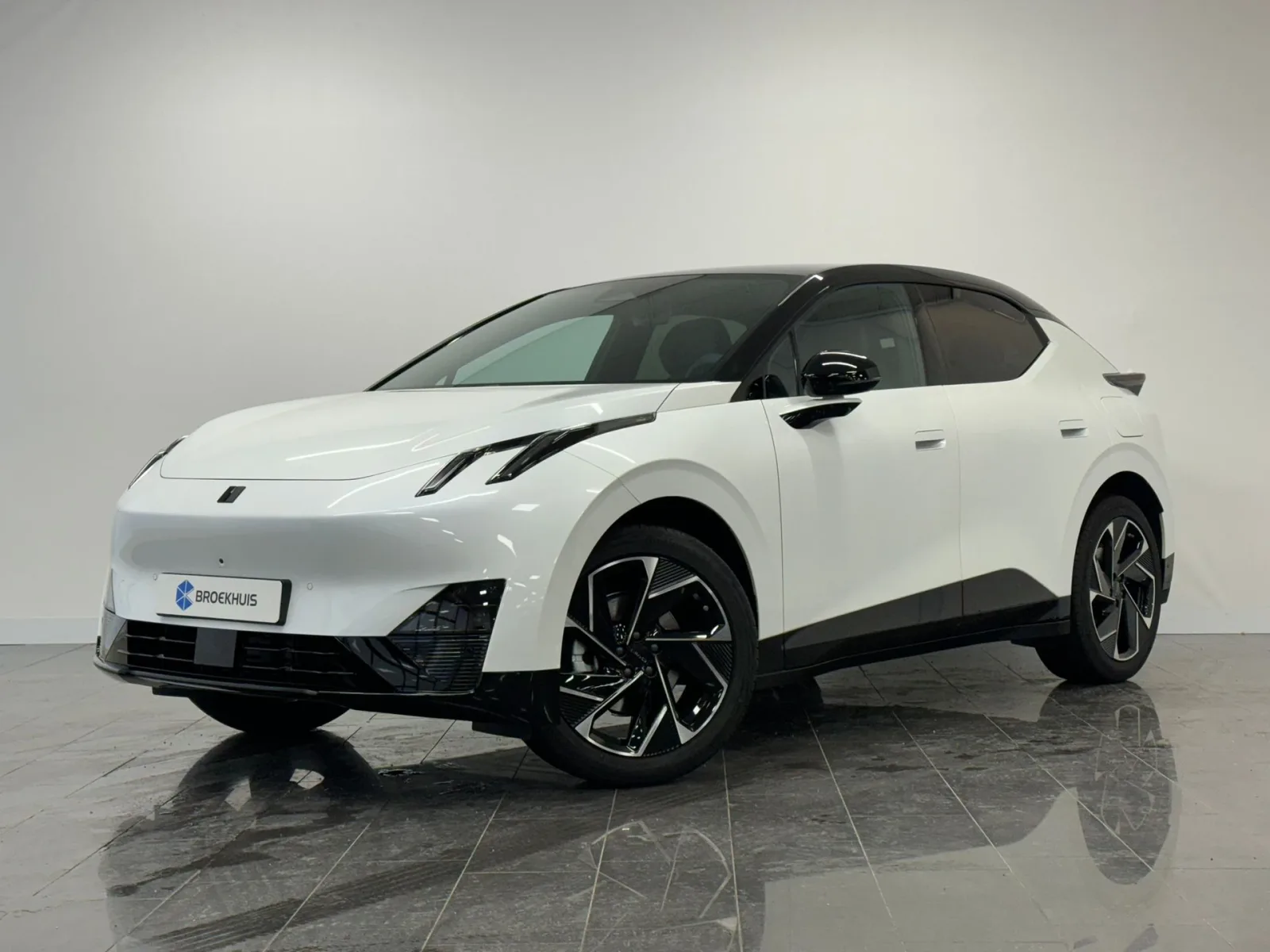 Lynk & Co 02 (2026) — foto 1