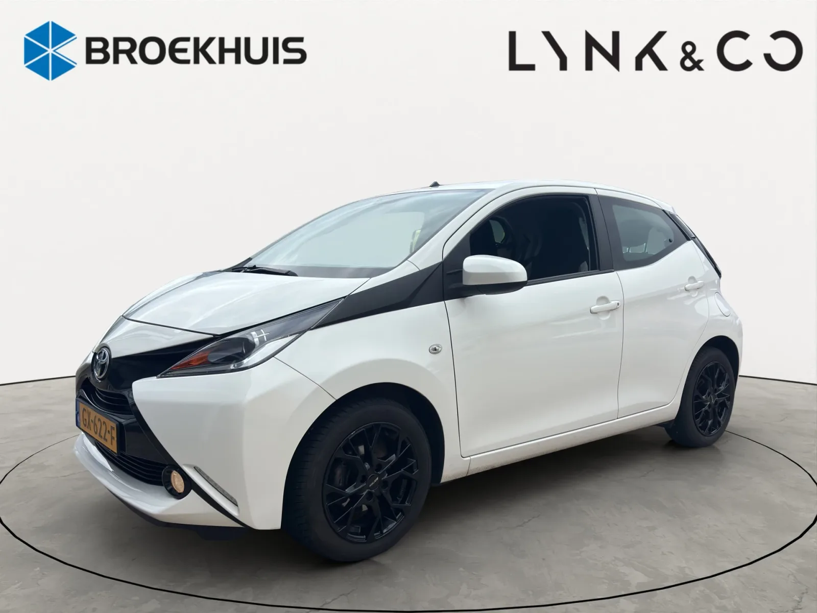 Toyota Aygo (2015) — foto 1
