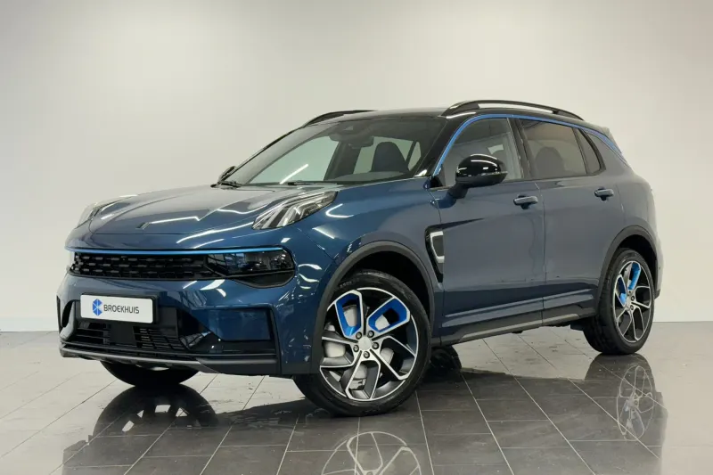 Lynk & Co 01 (2025)