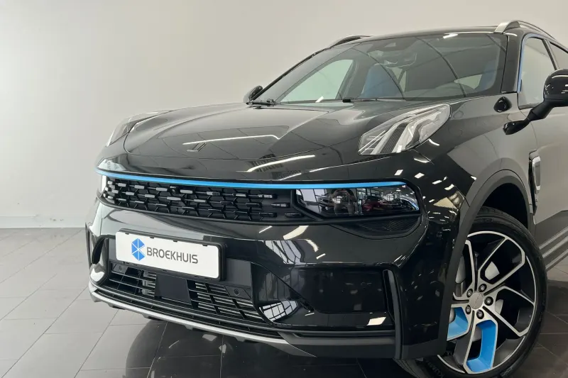 Lynk & Co 01 (2023)