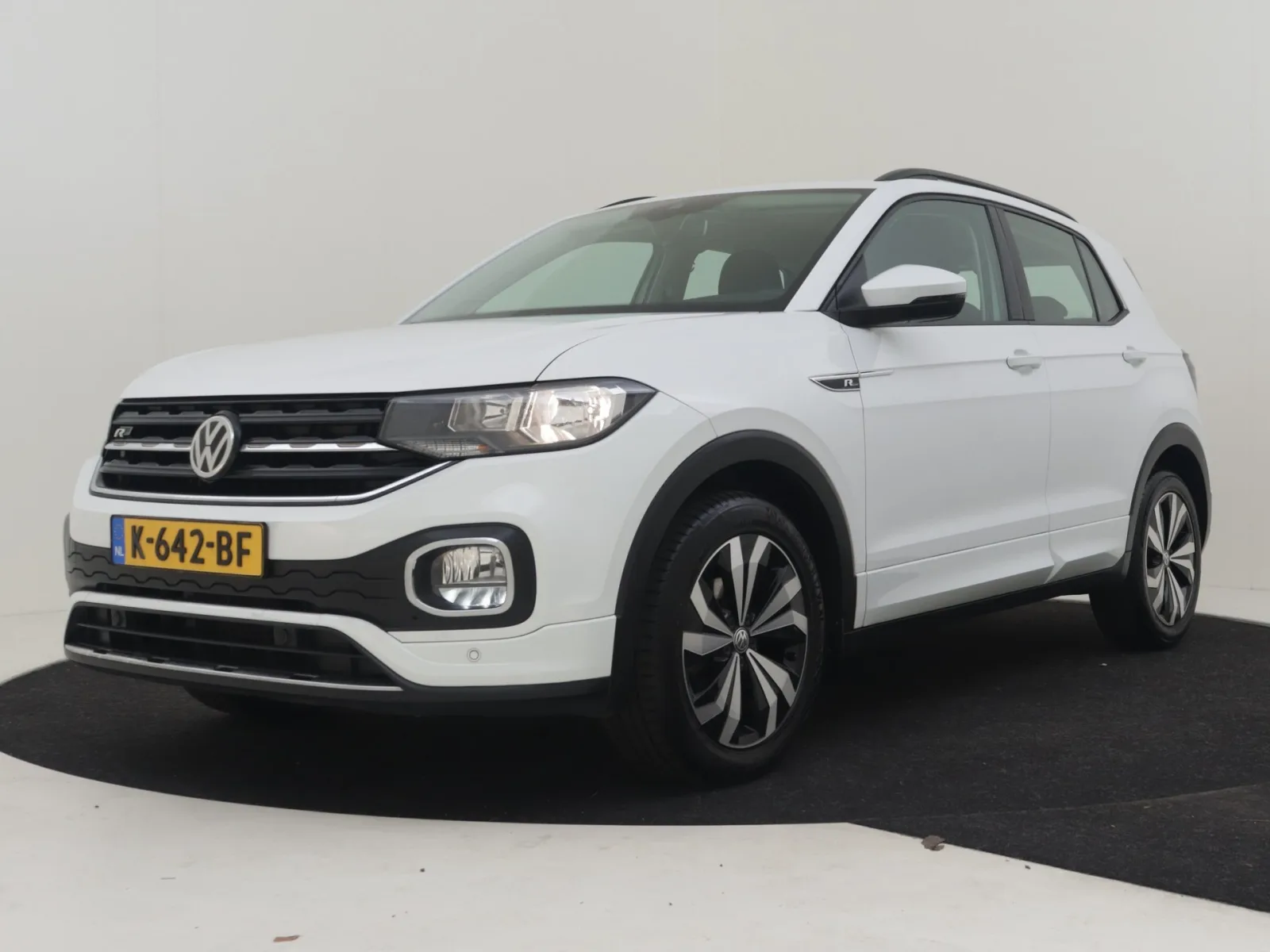 Volkswagen T-Cross (2019) — foto 1