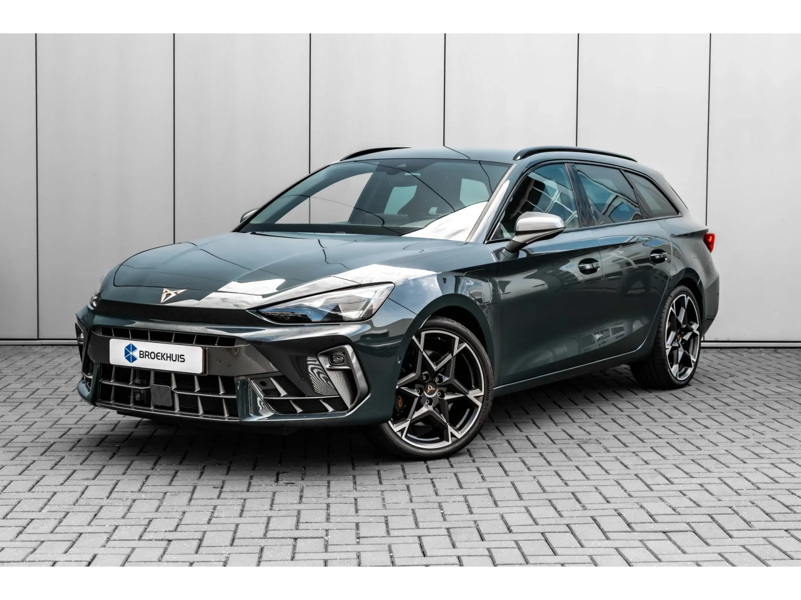 CUPRA Leon Sportstourer (2024) — foto 1