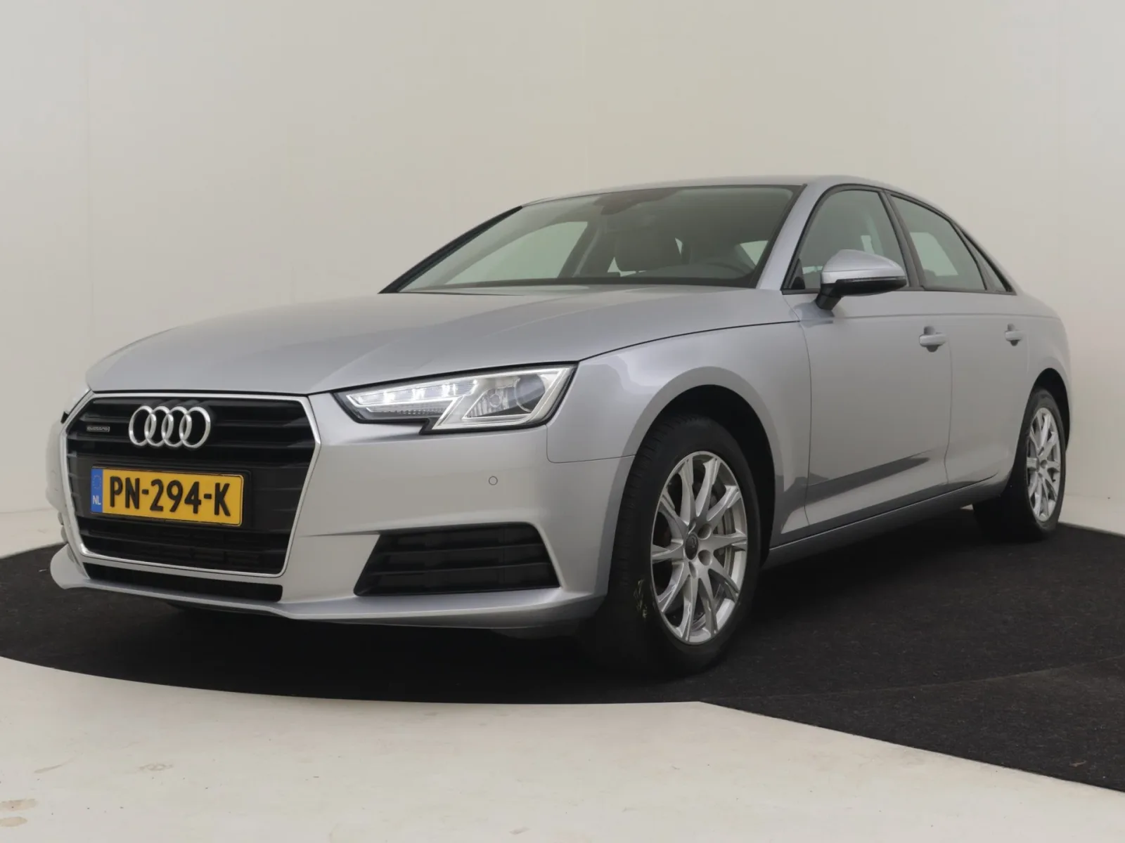 Audi A4 (2016) — foto 1