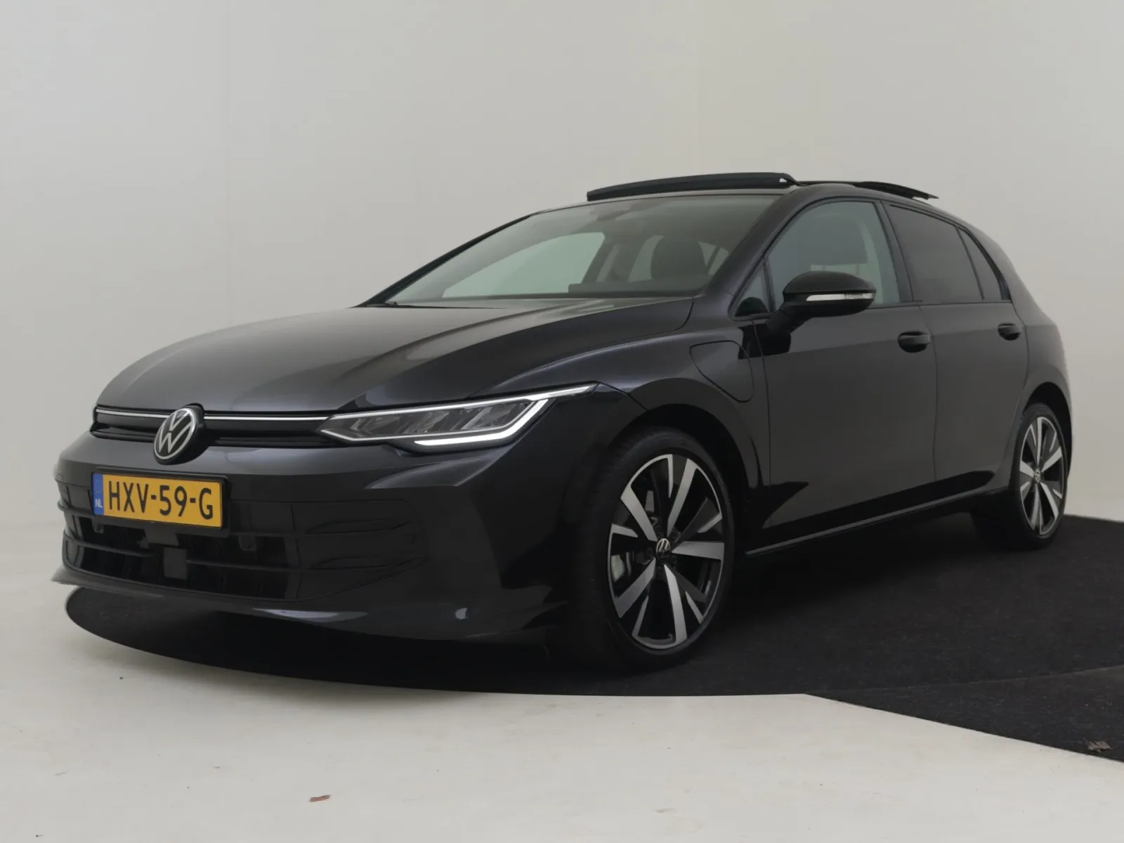 Volkswagen Golf (2025) — foto 1