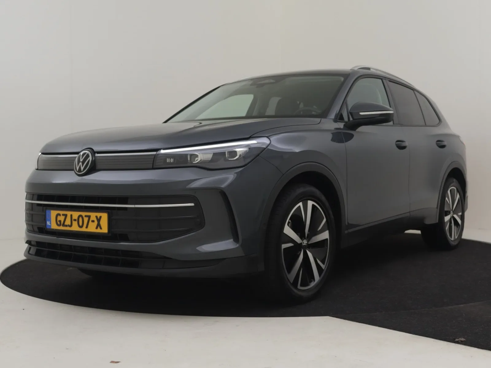 Volkswagen Tiguan (2025) — foto 1