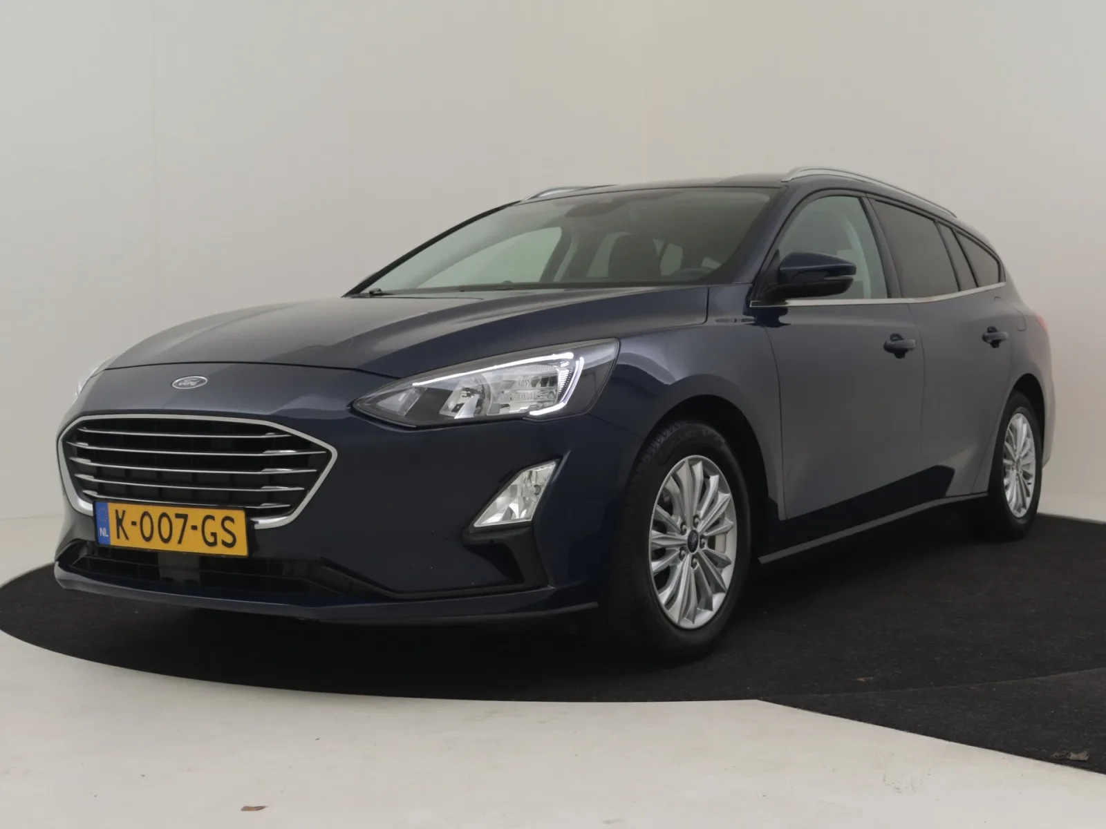 Ford Focus (2021) — foto 1
