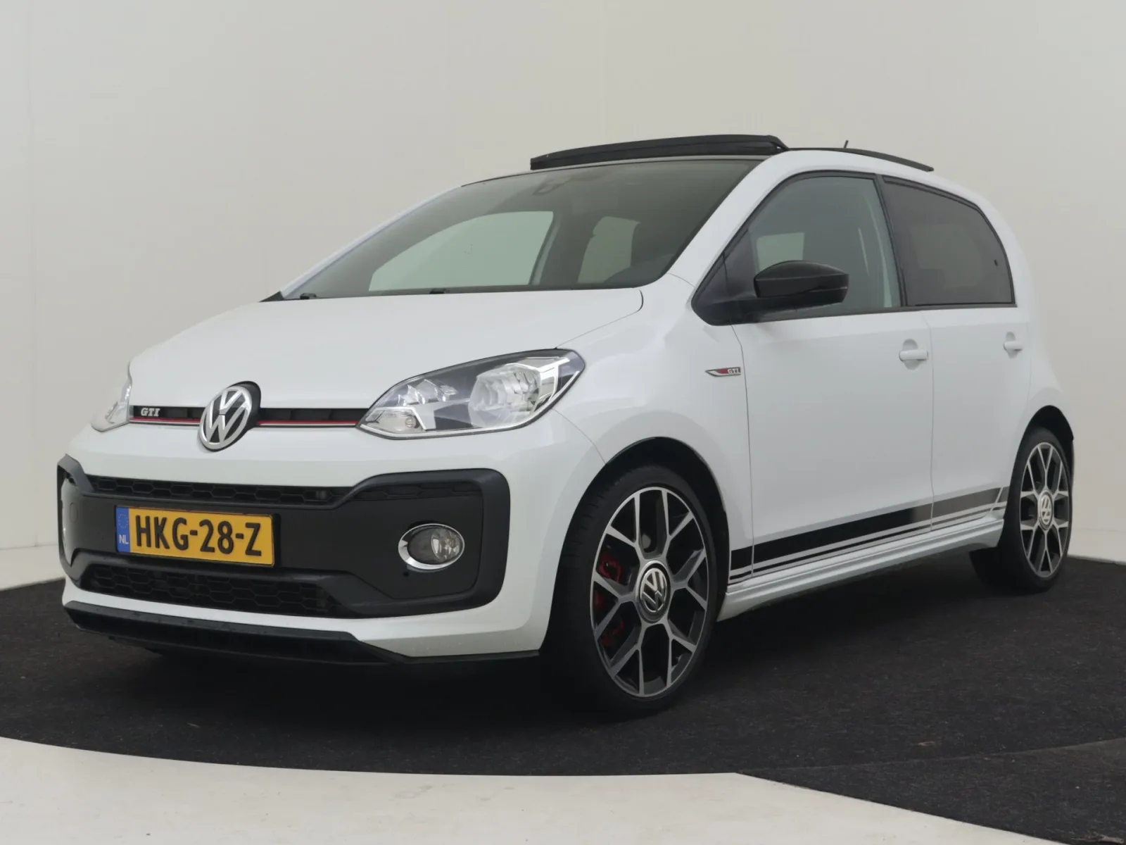 Volkswagen Up! (2018) — foto 1