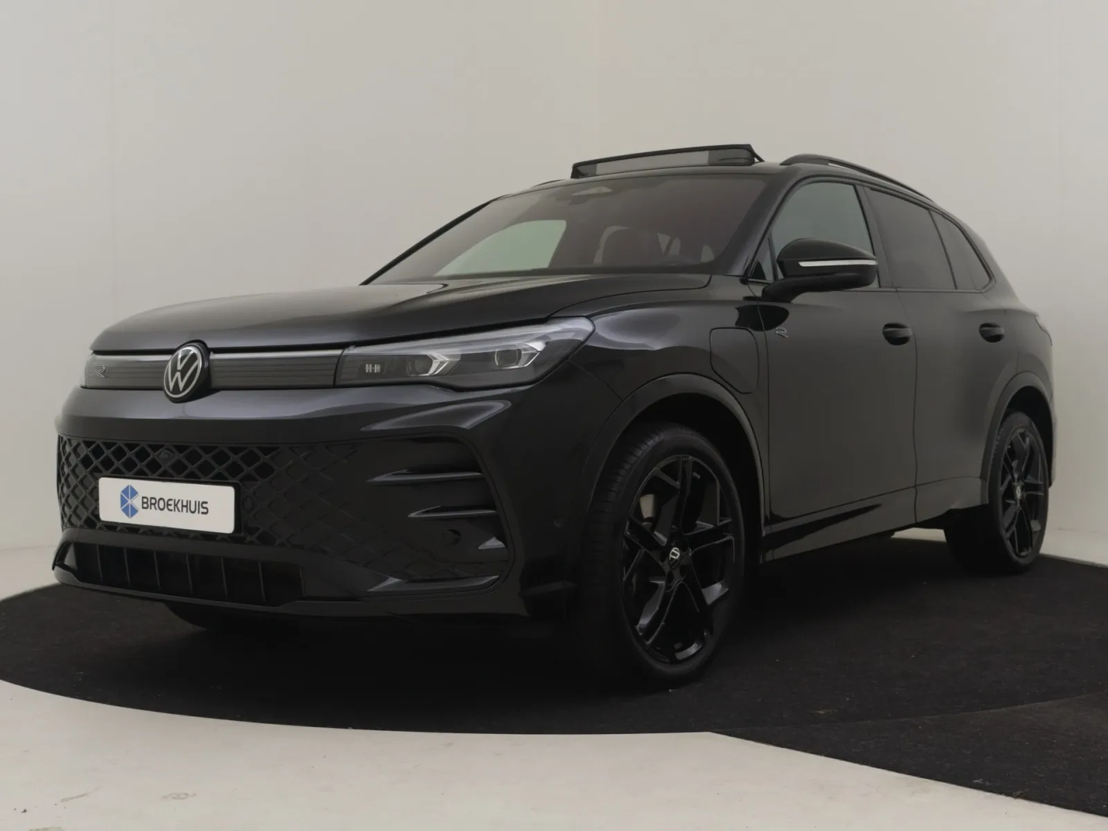 Volkswagen Tiguan (2025) — foto 1