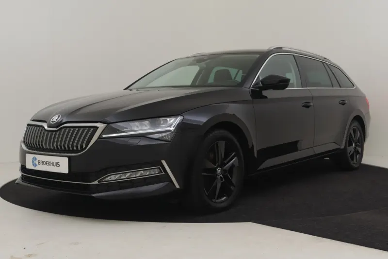 Škoda Superb (2023)