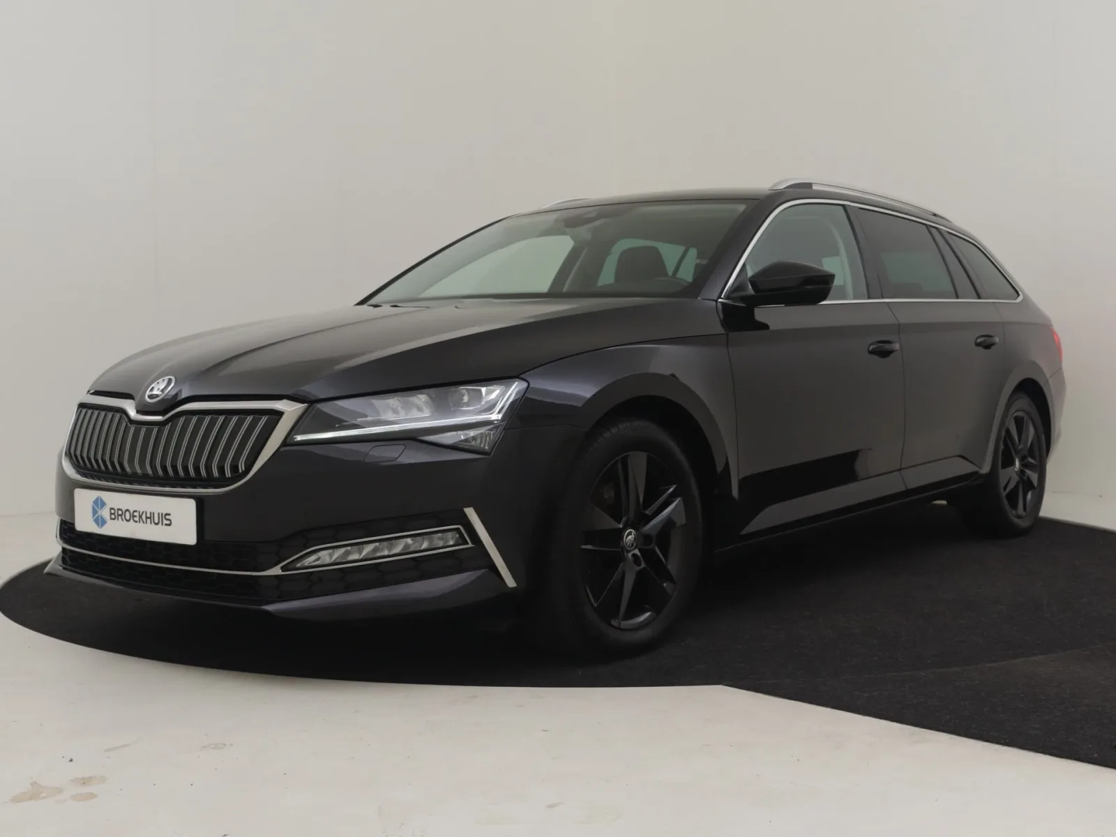 Škoda Superb (2023) — foto 1