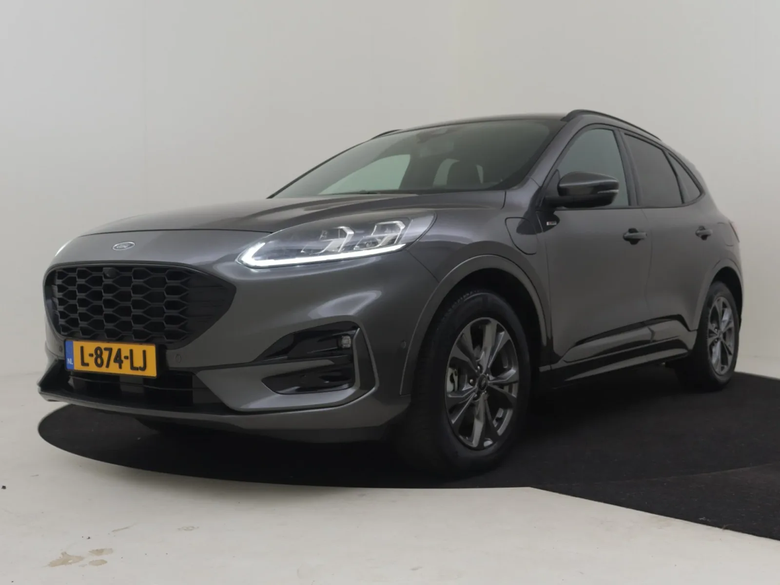 Ford Kuga (2021) — foto 1
