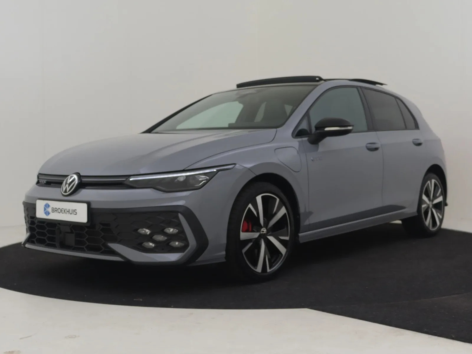 Volkswagen Golf (2025) — foto 1