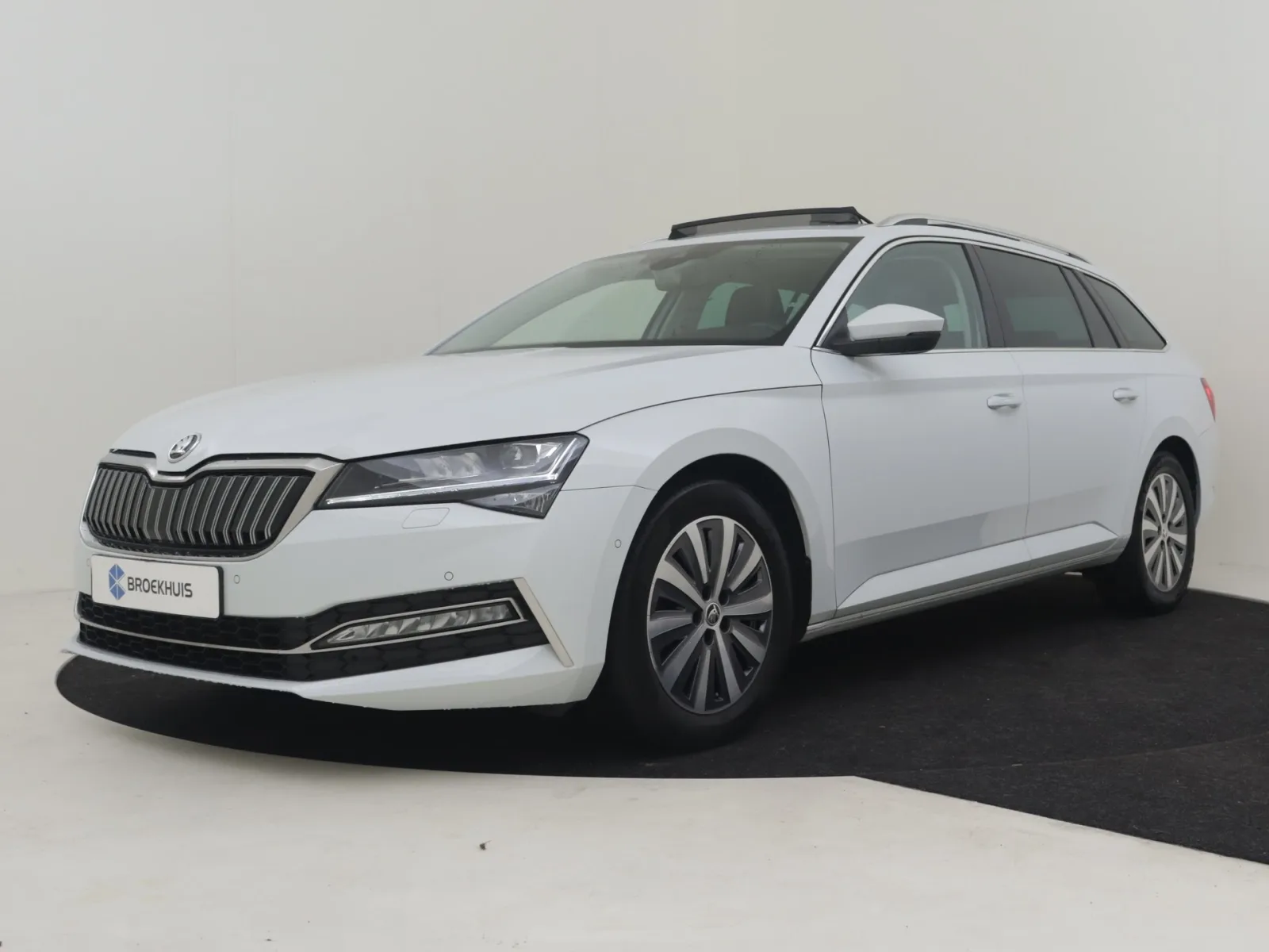 Škoda Superb (2022) — foto 1