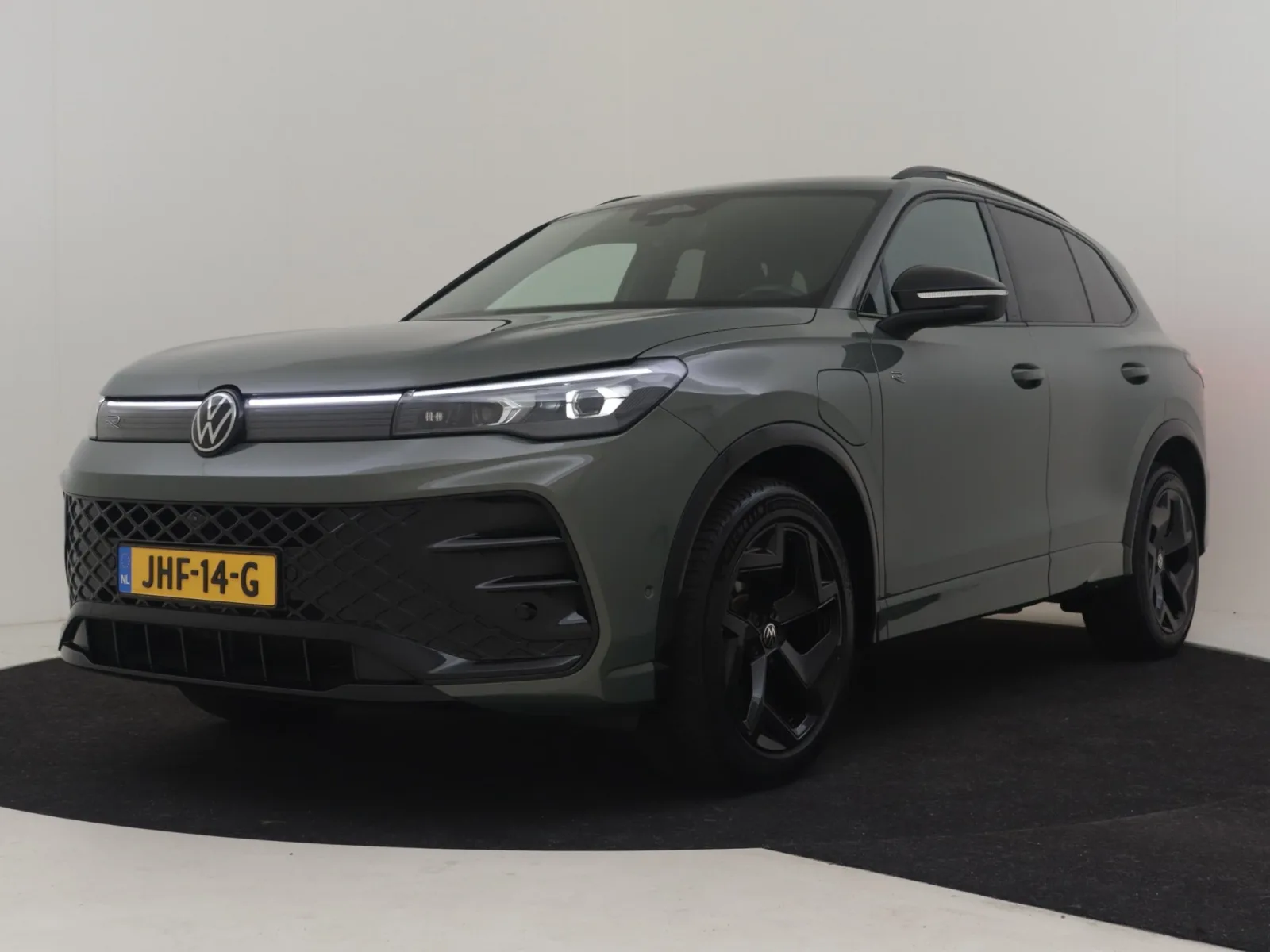 Volkswagen Tiguan (2024) — foto 1