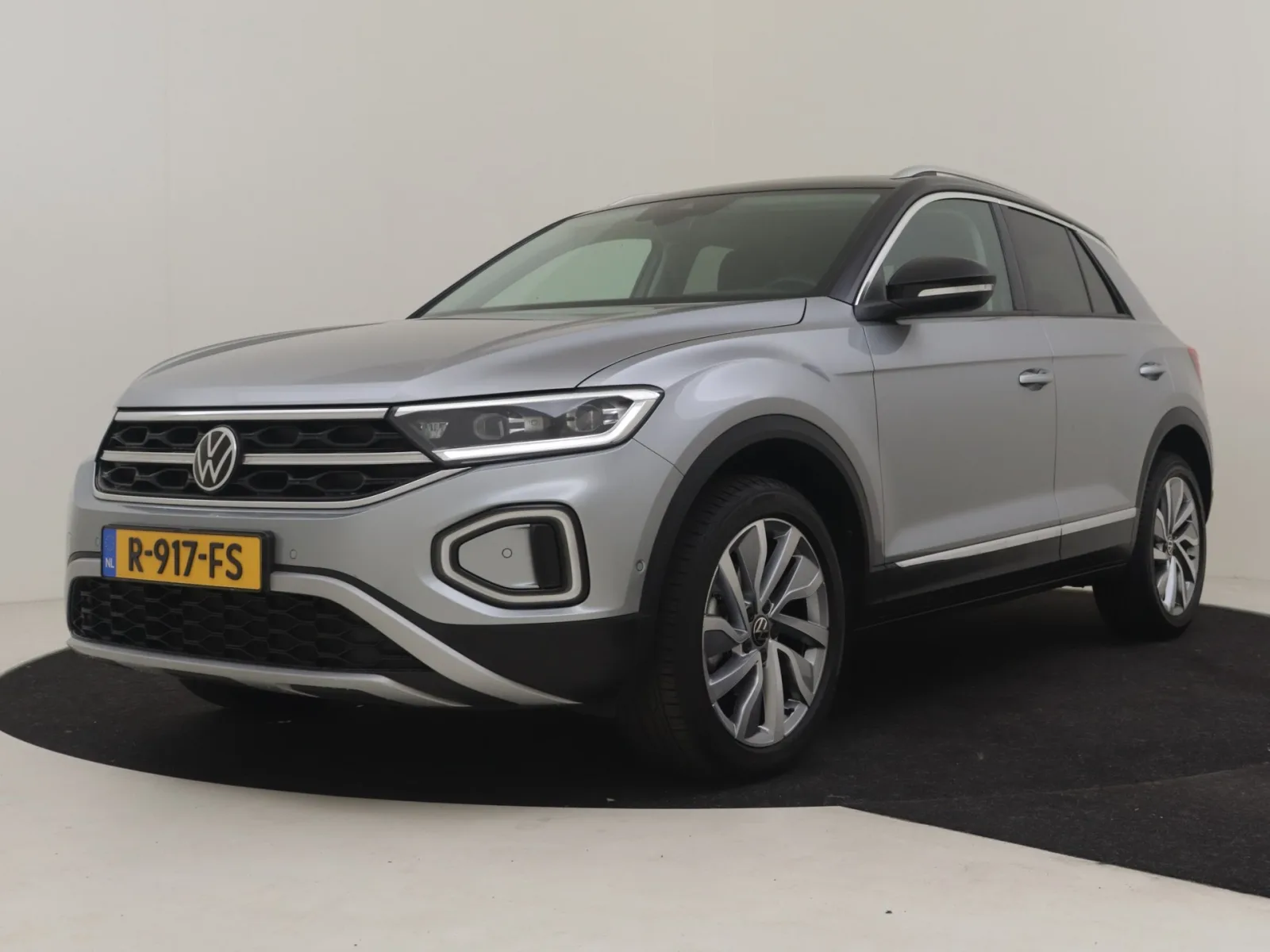 Volkswagen T-Roc (2022) — foto 1