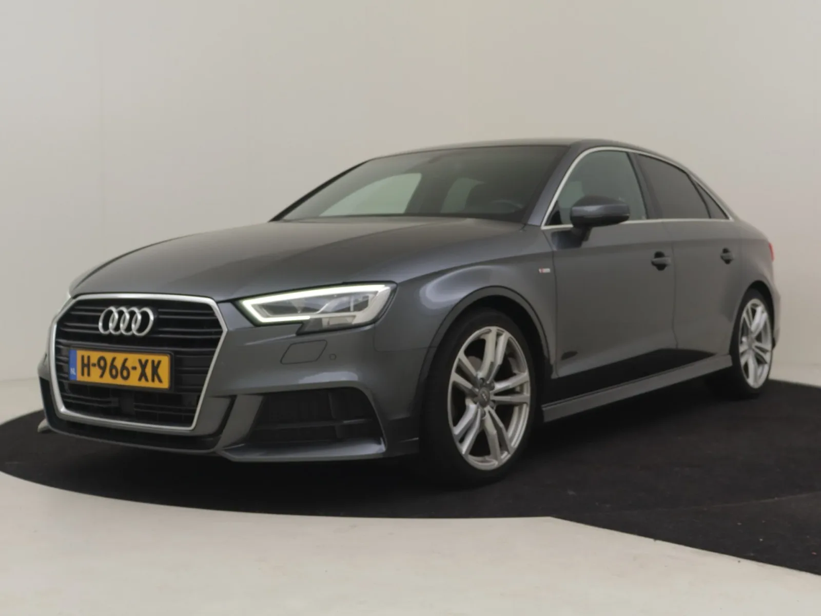 Audi A3 (2017) — foto 1