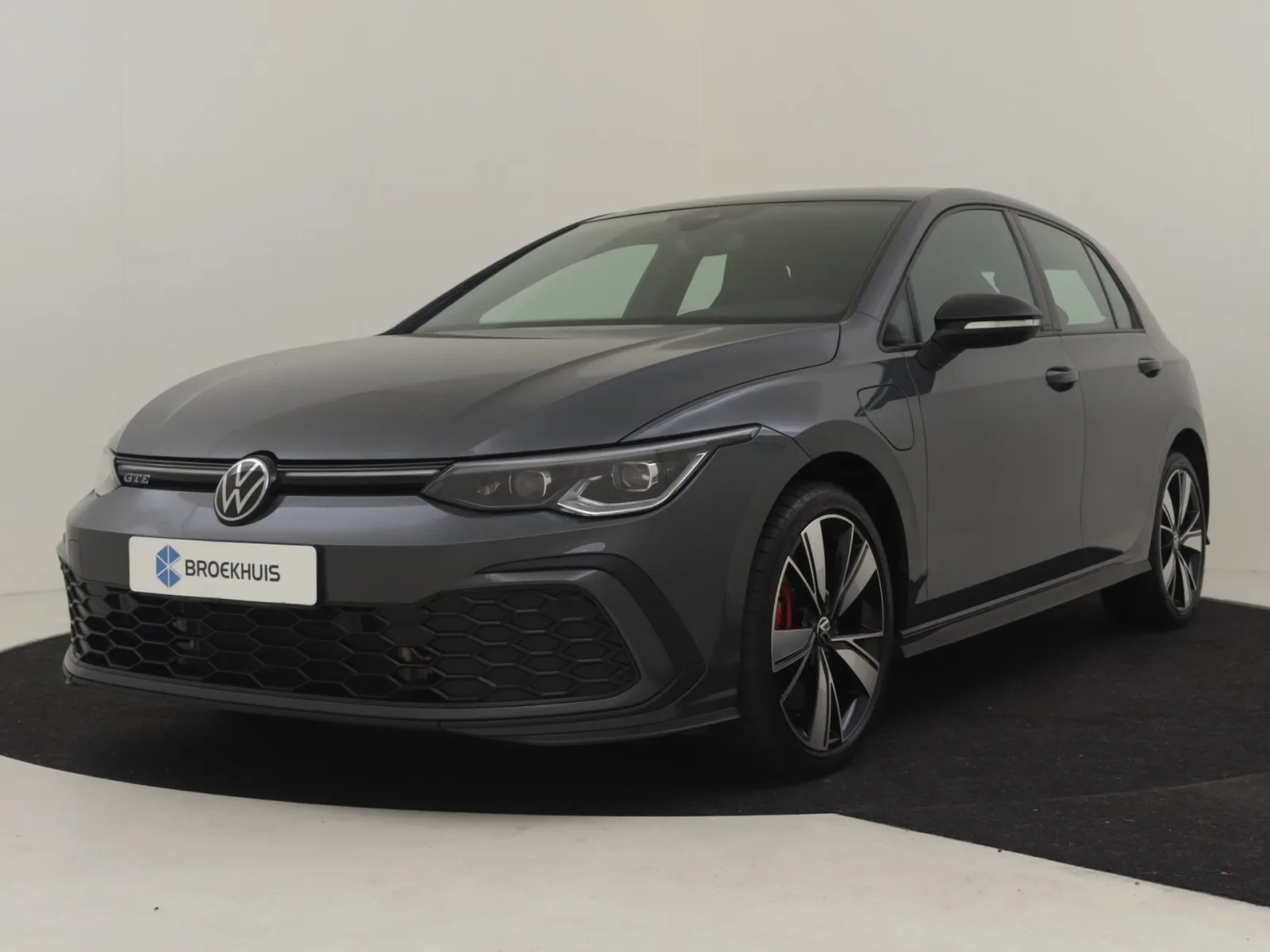 Volkswagen Golf (2022) — foto 1